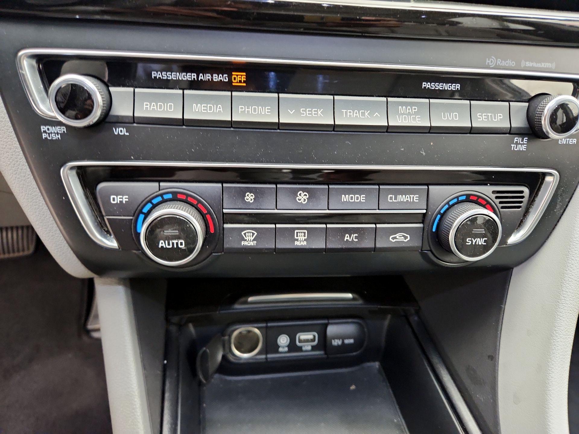 Thumbnail: 2016 Kia Optima - 17