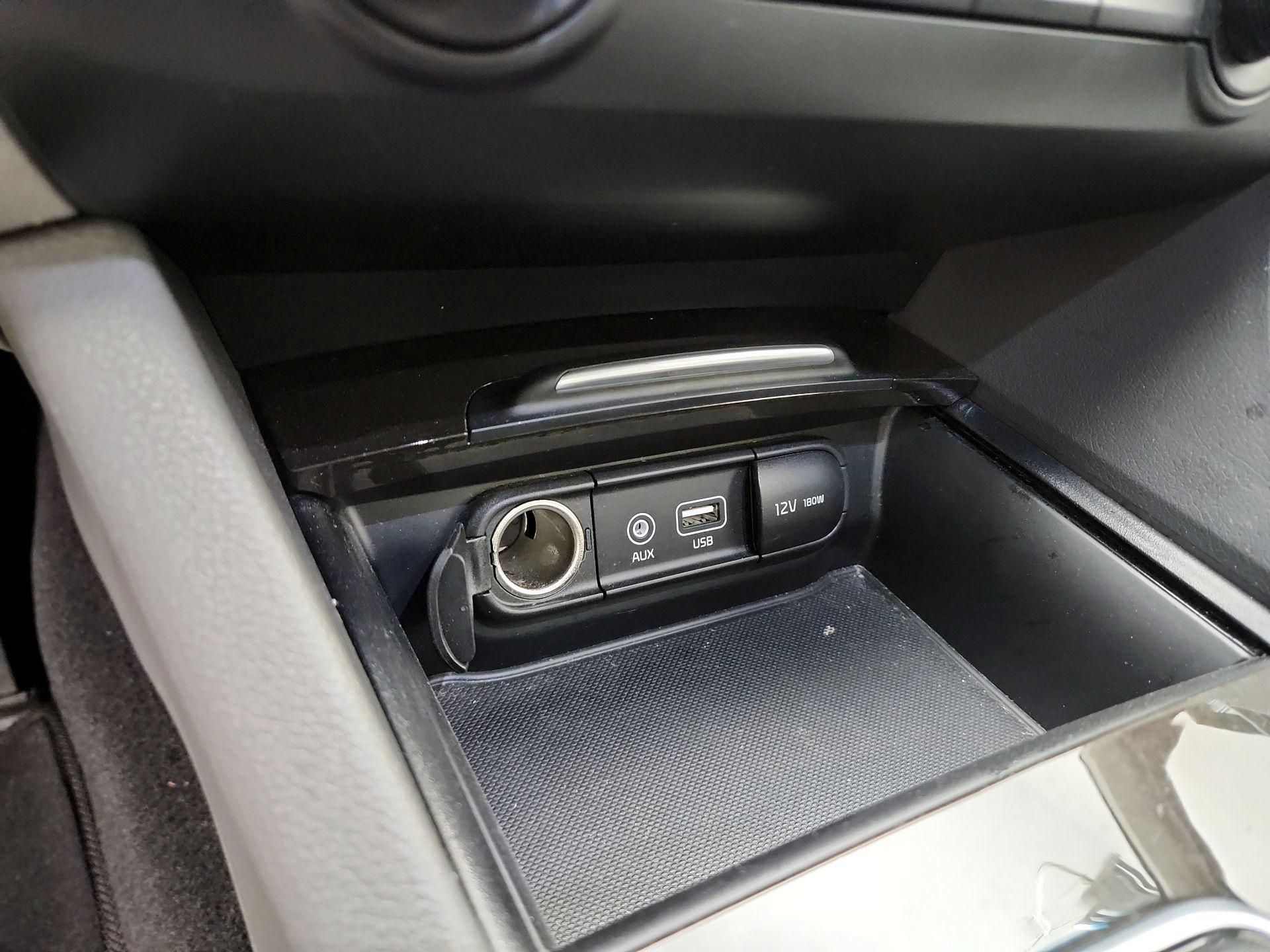 Thumbnail: 2016 Kia Optima - 19