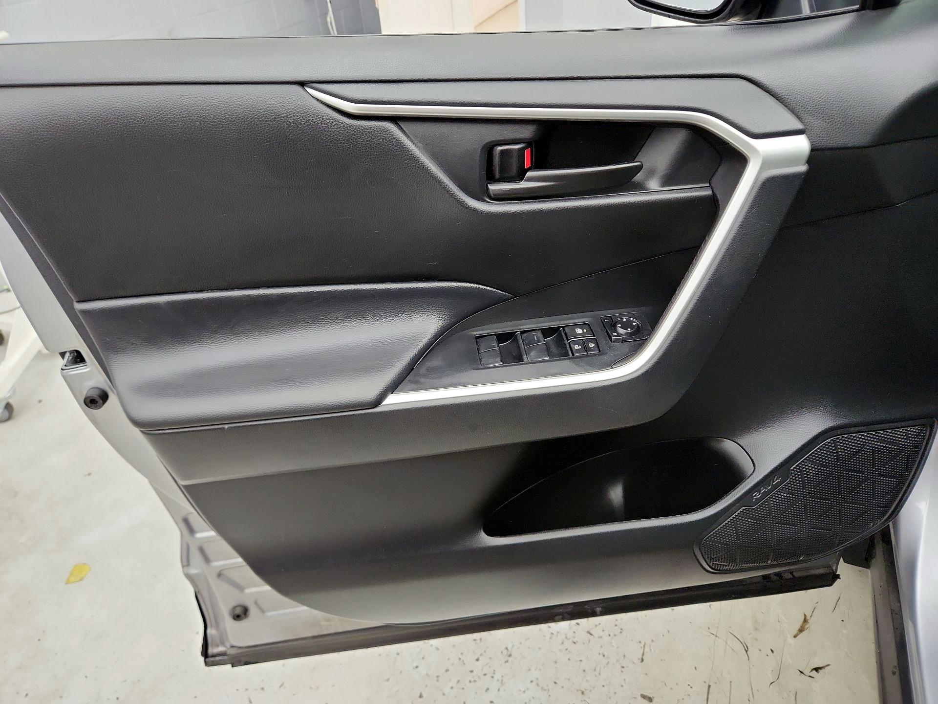 Thumbnail: 2024 Toyota RAV4 - 12