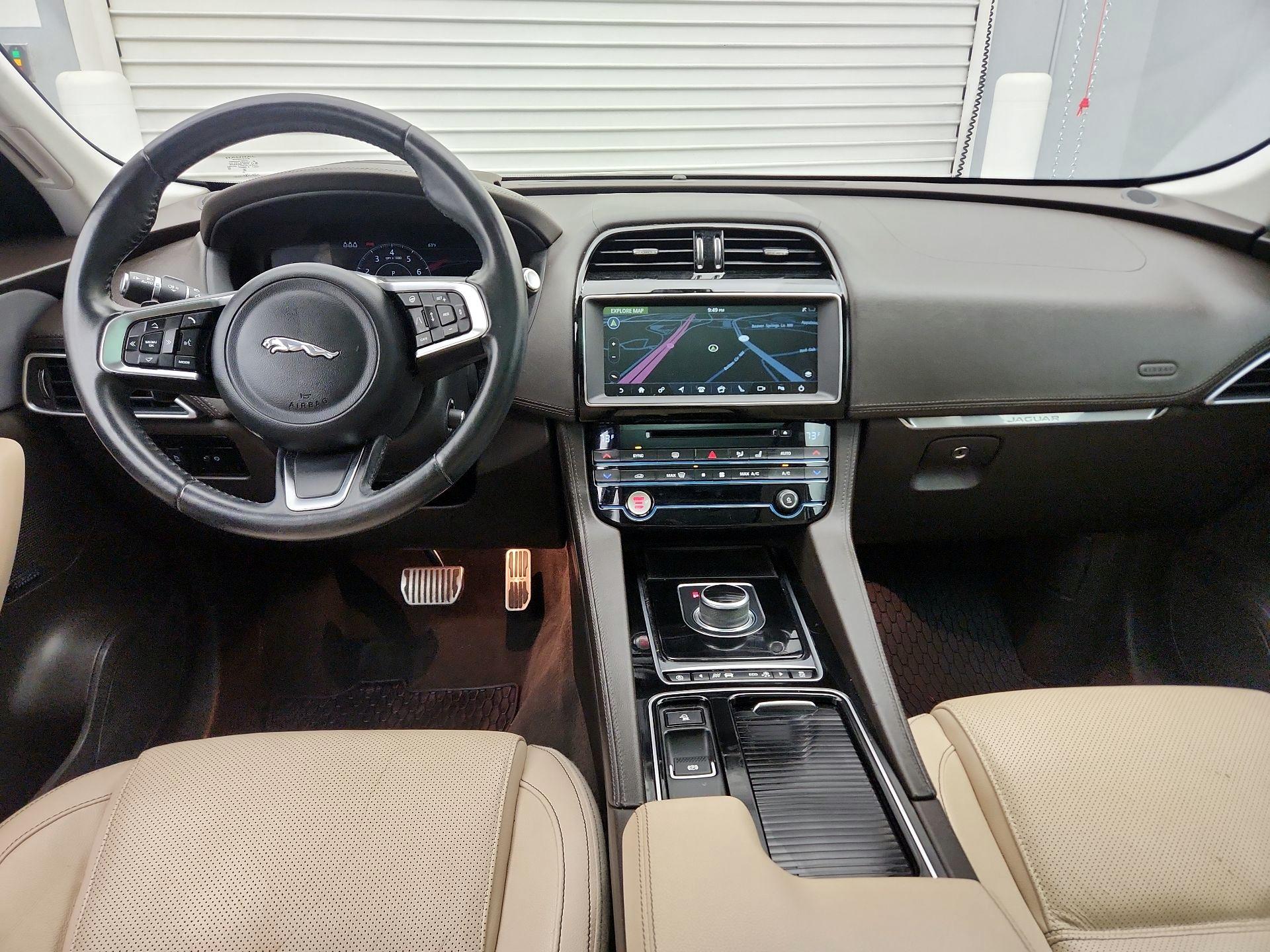 Thumbnail: 2019 Jaguar F-Pace - 9