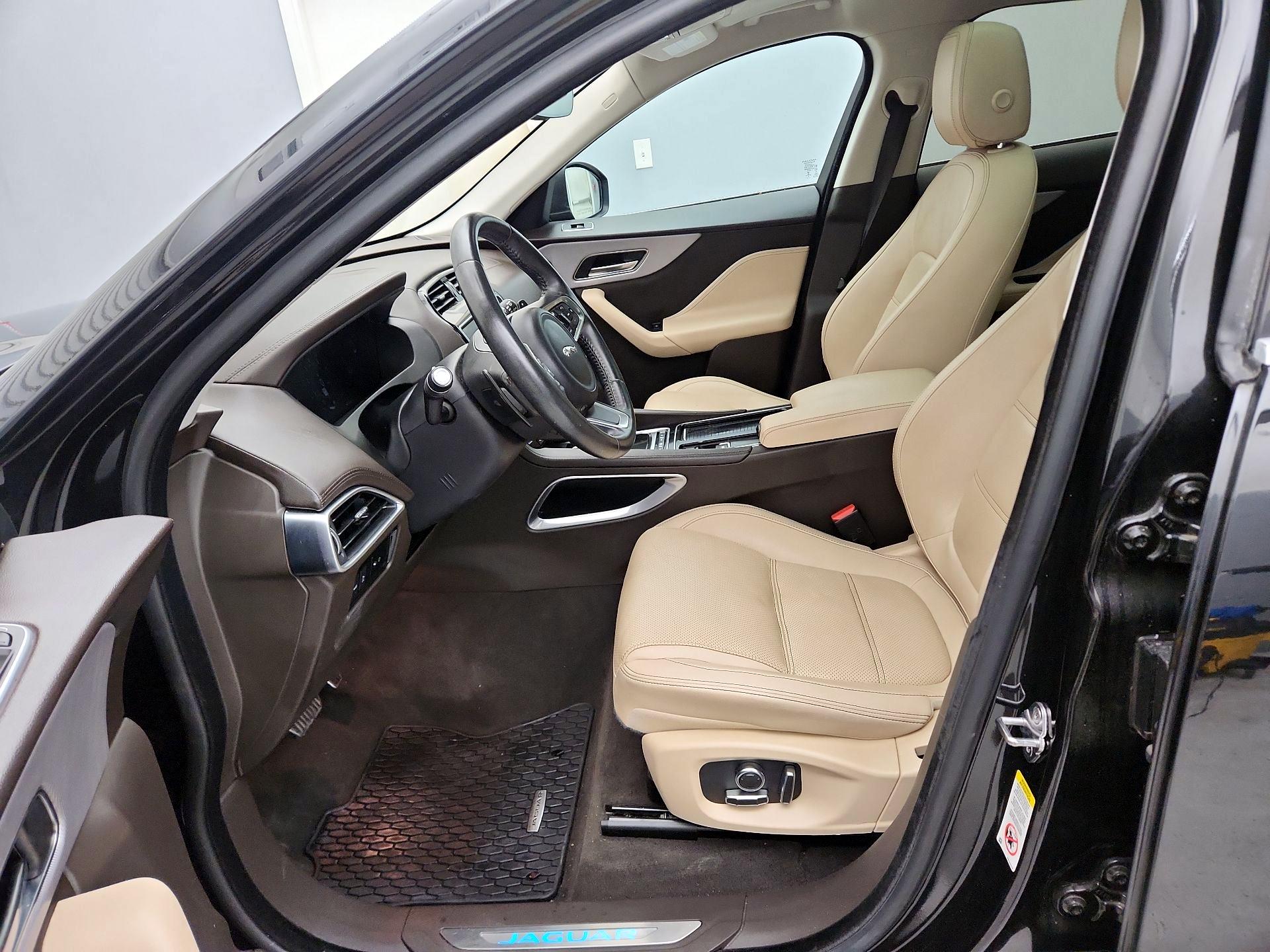 Thumbnail: 2019 Jaguar F-Pace - 11