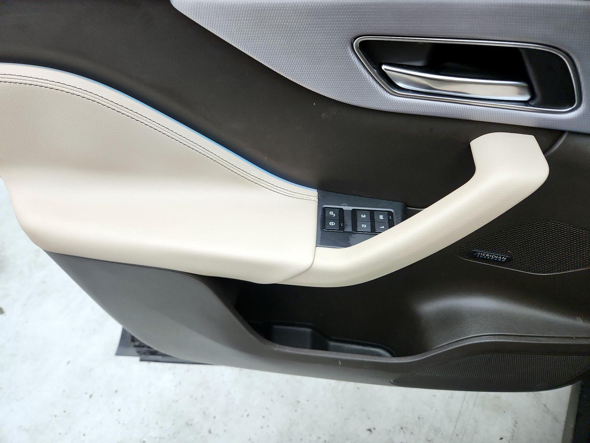 Thumbnail: 2019 Jaguar F-Pace - 12