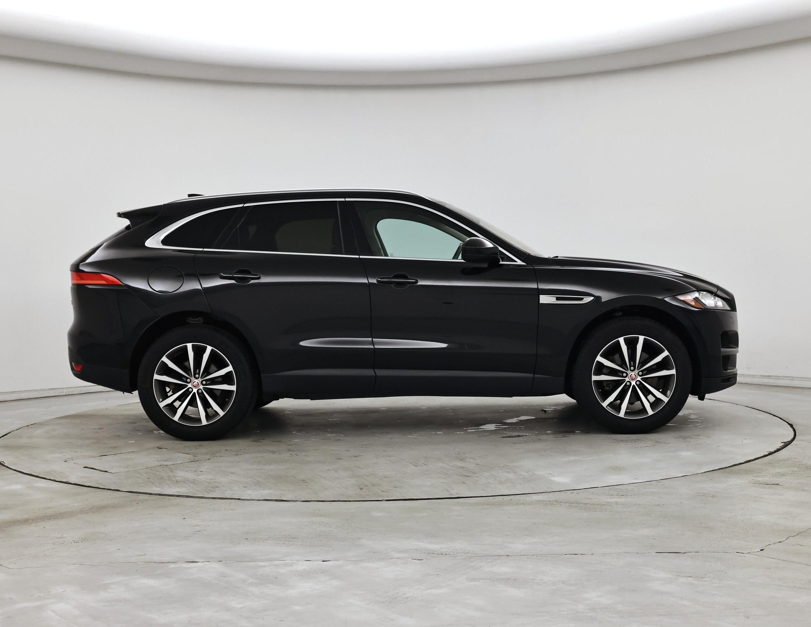 Thumbnail: 2019 Jaguar F-Pace - 7