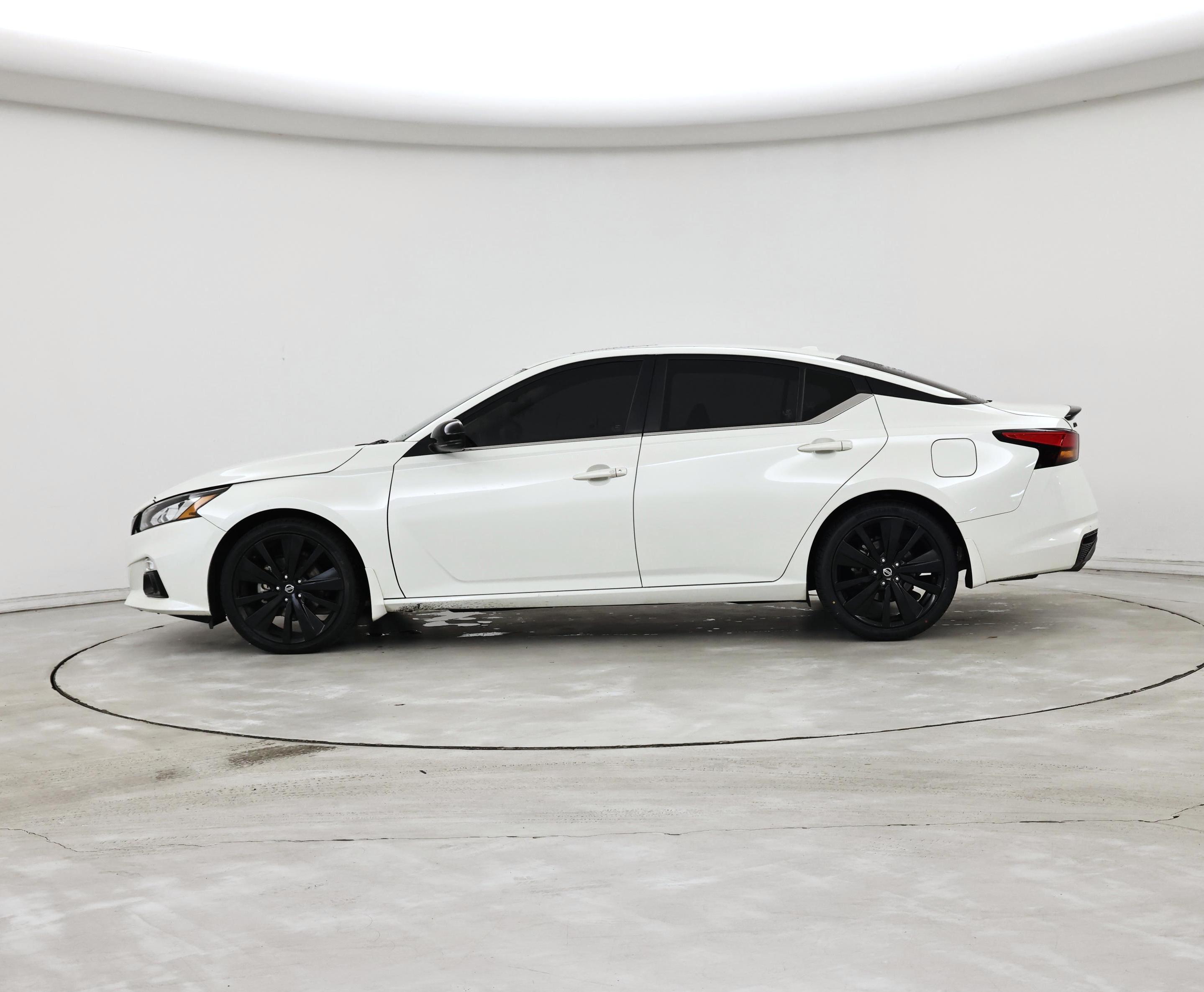 Thumbnail: 2022 Nissan Altima - 3