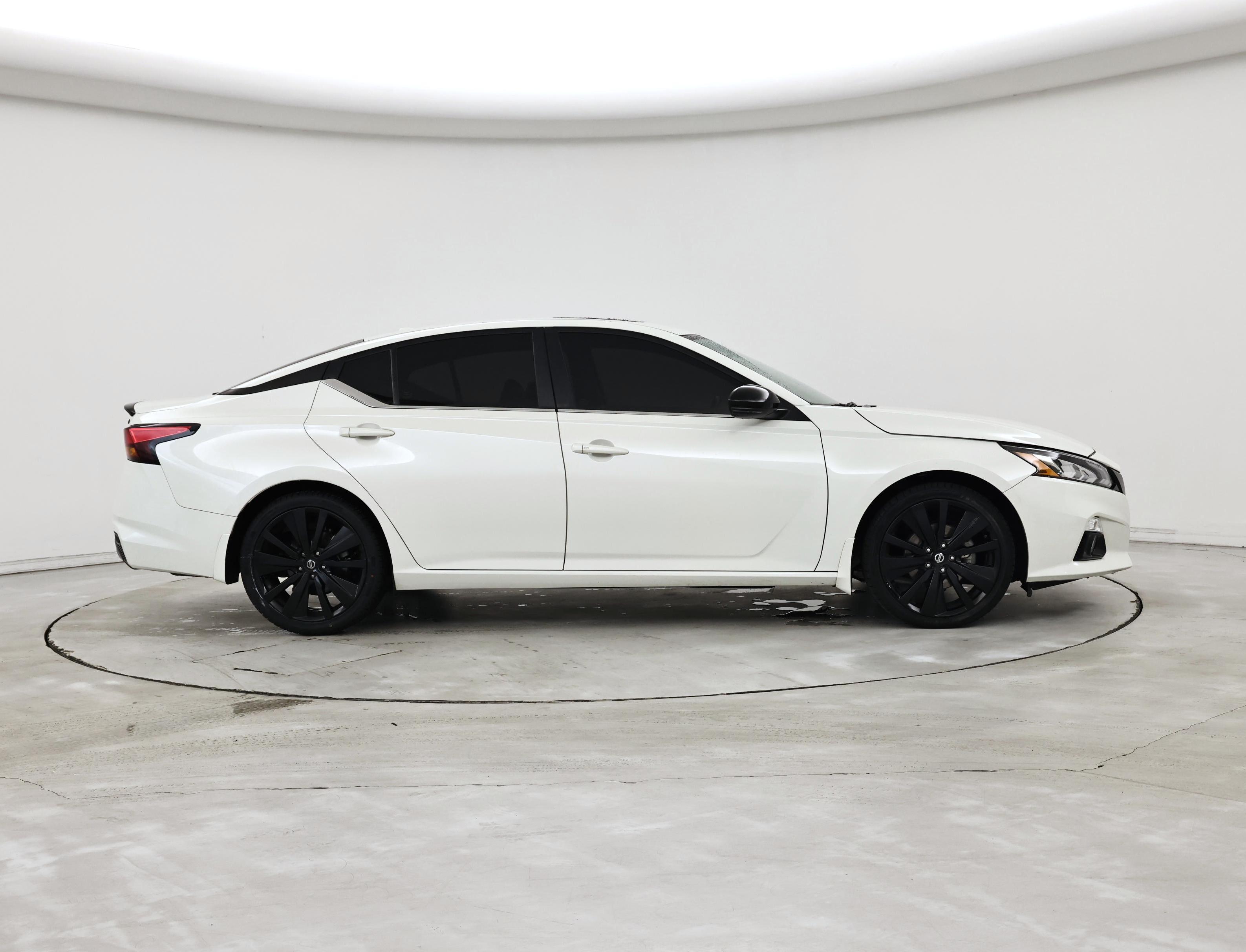 Thumbnail: 2022 Nissan Altima - 7