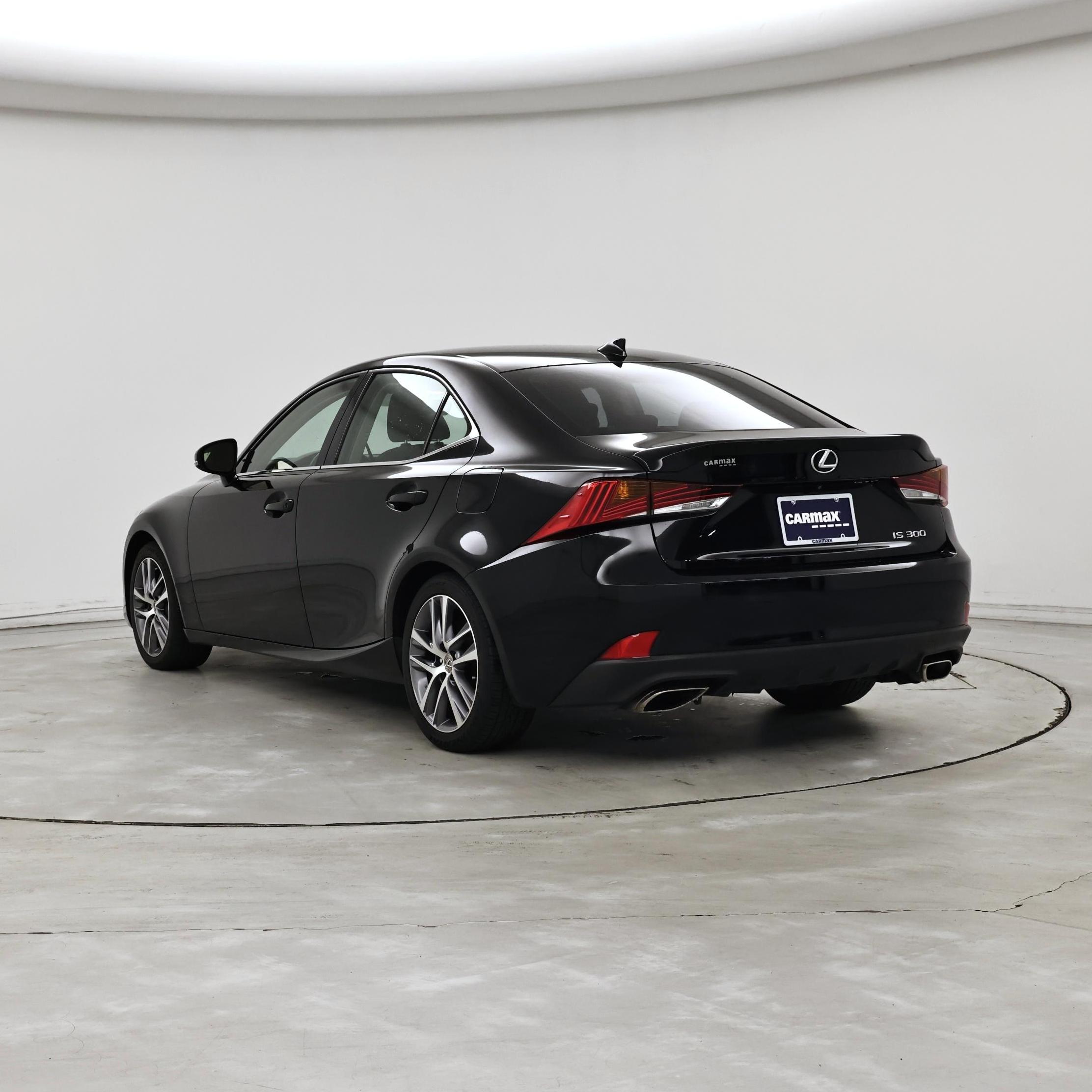 Thumbnail: 2020 Lexus IS - 2