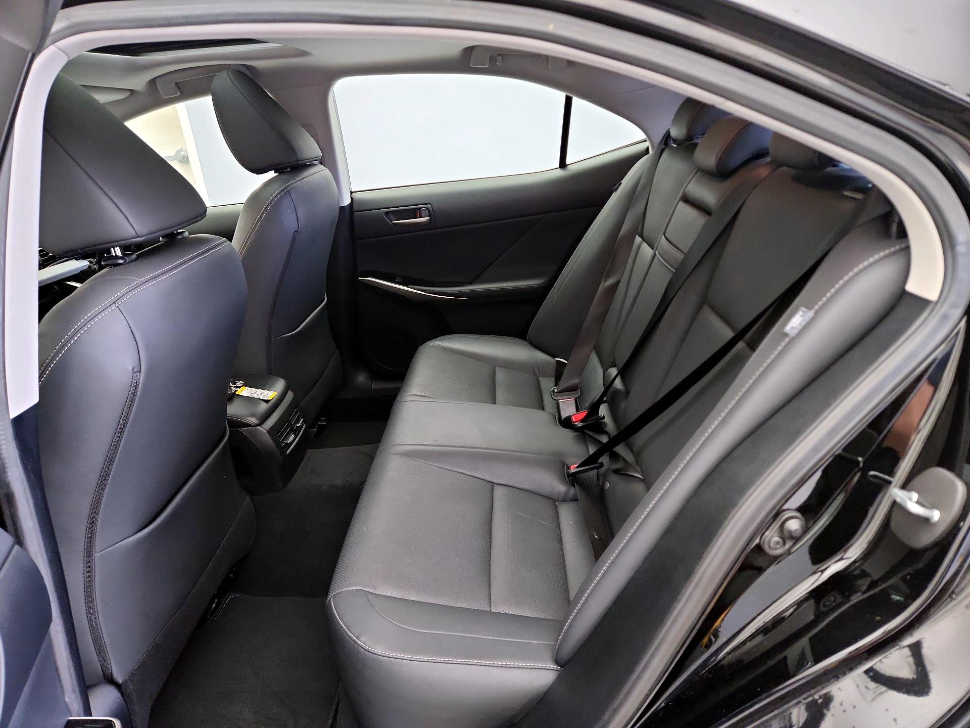 Thumbnail: 2020 Lexus IS - 19