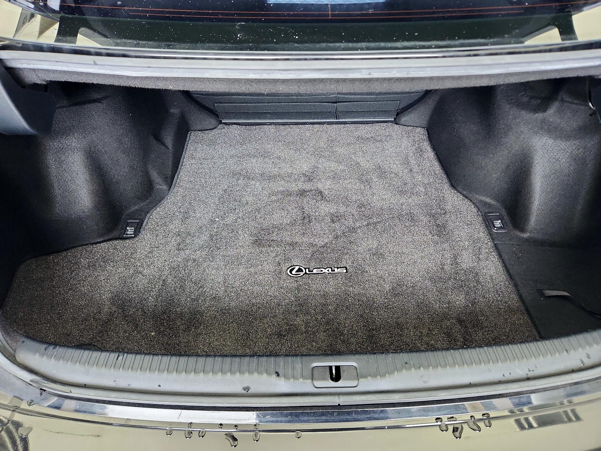 Thumbnail: 2020 Lexus IS - 20