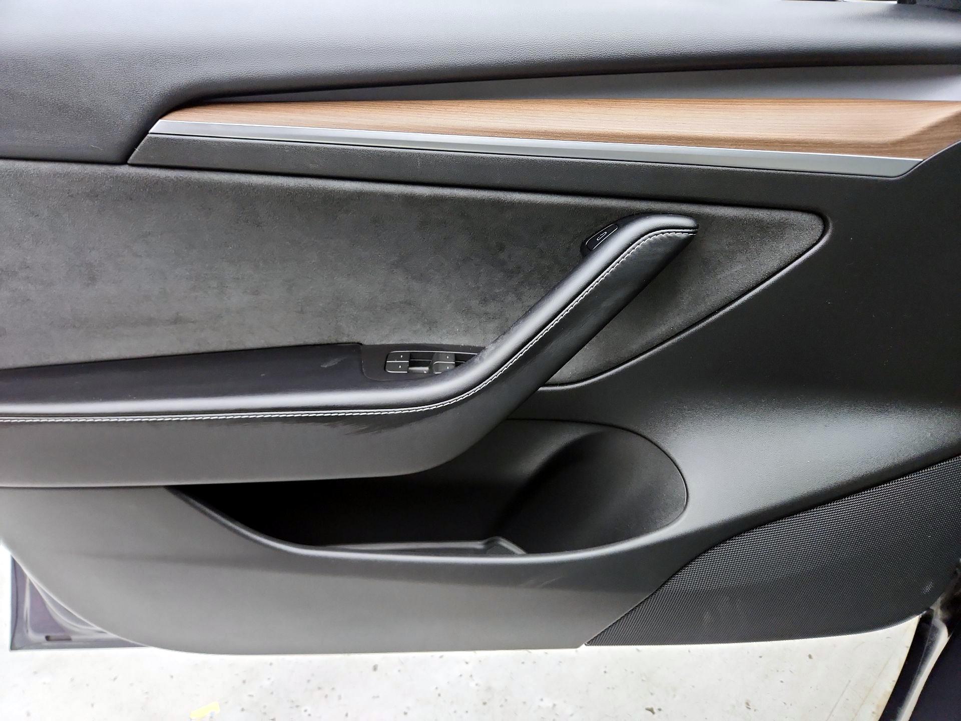 Thumbnail: 2022 Tesla Model 3 - 12