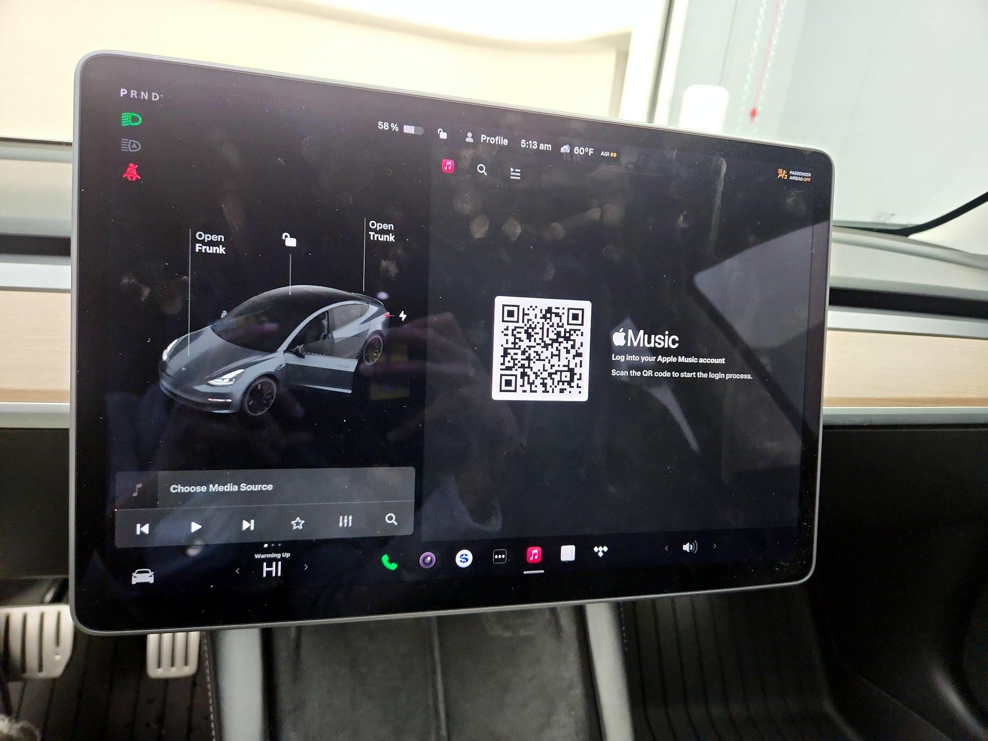 Thumbnail: 2022 Tesla Model 3 - 15