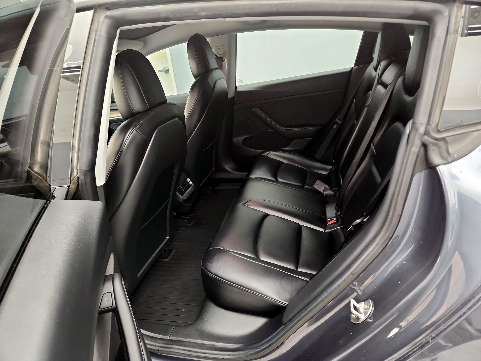 Thumbnail: 2022 Tesla Model 3 - 18