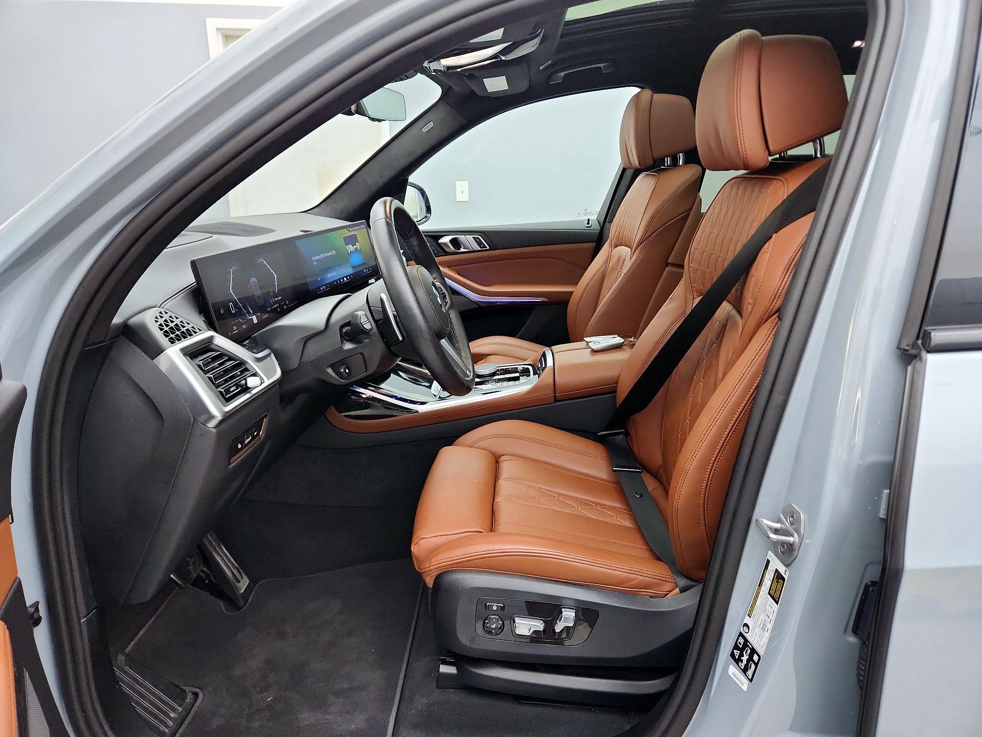 Thumbnail: 2025 BMW X7 - 11