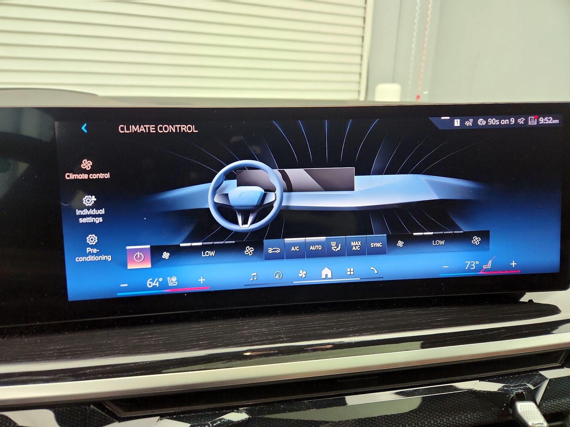 Thumbnail: 2025 BMW X7 - 15