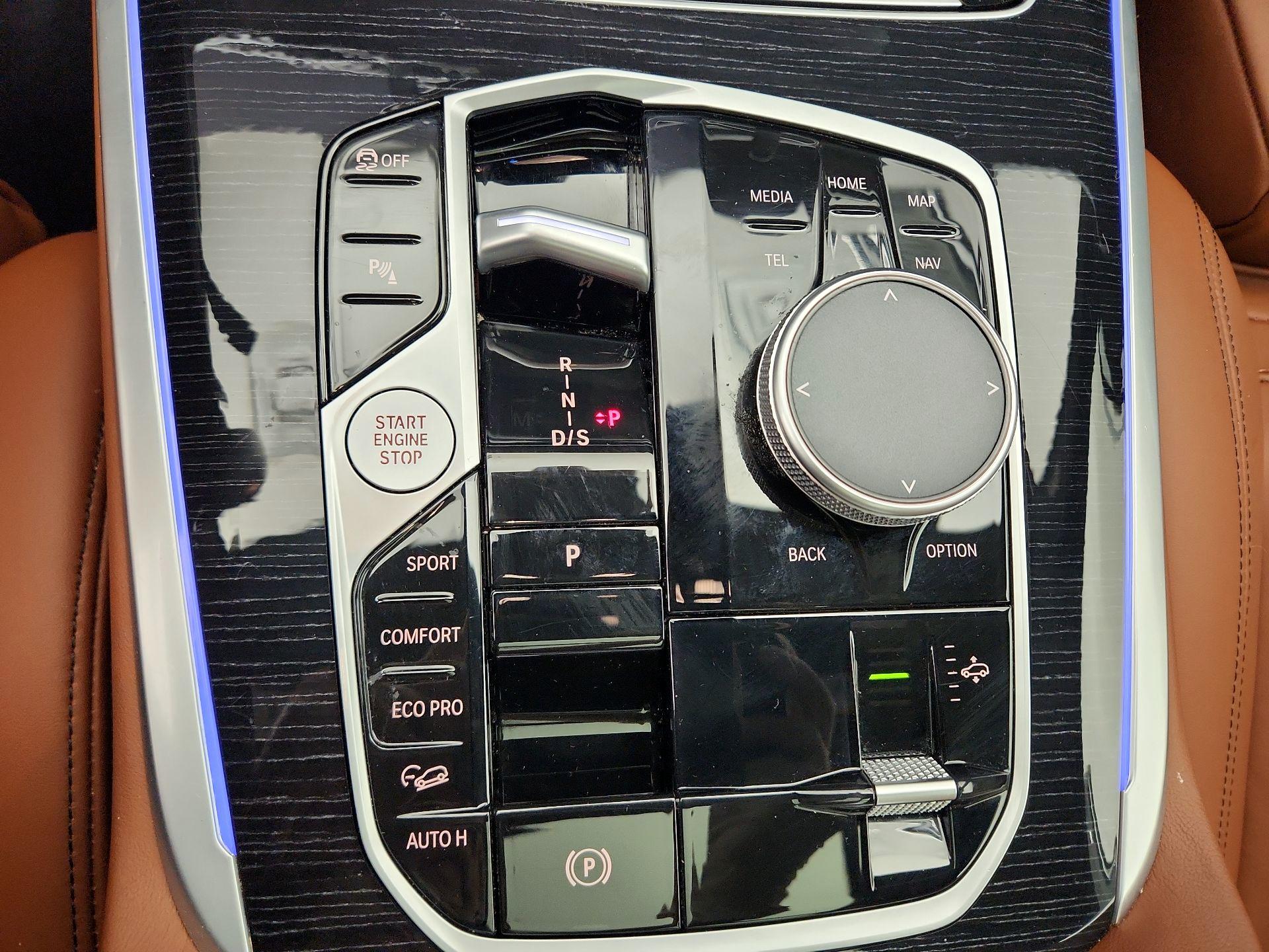 Thumbnail: 2025 BMW X7 - 16