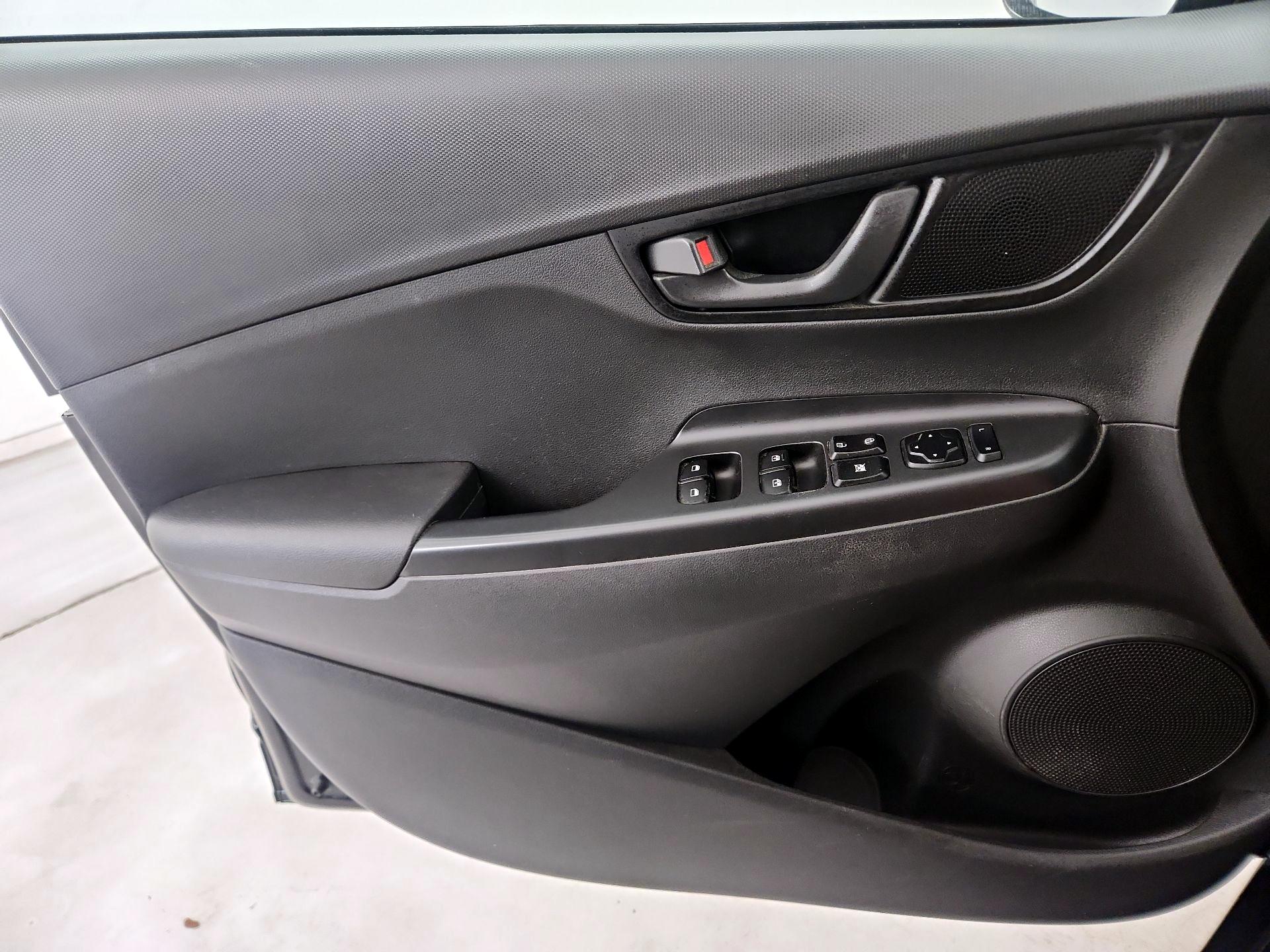 Thumbnail: 2020 Hyundai Kona - 12