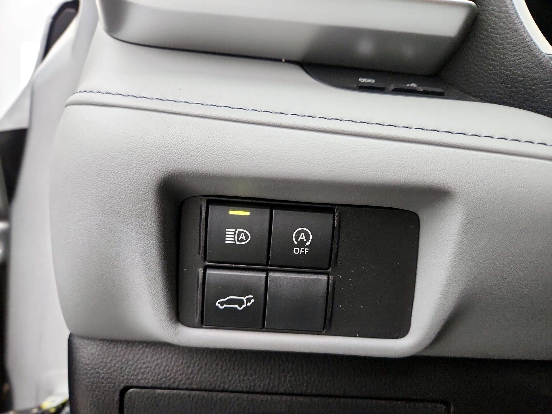 Thumbnail: 2023 Toyota Highlander - 13