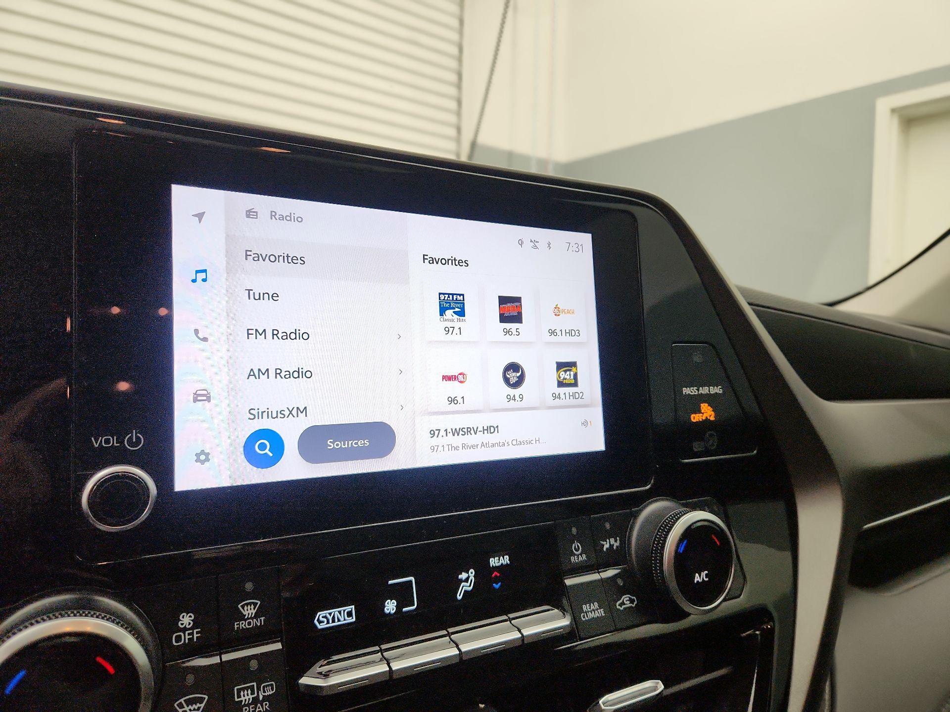 Thumbnail: 2023 Toyota Highlander - 15