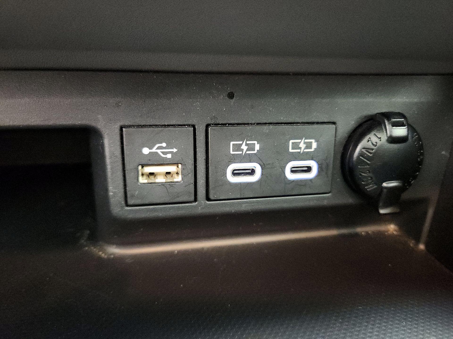 Thumbnail: 2023 Toyota Highlander - 18