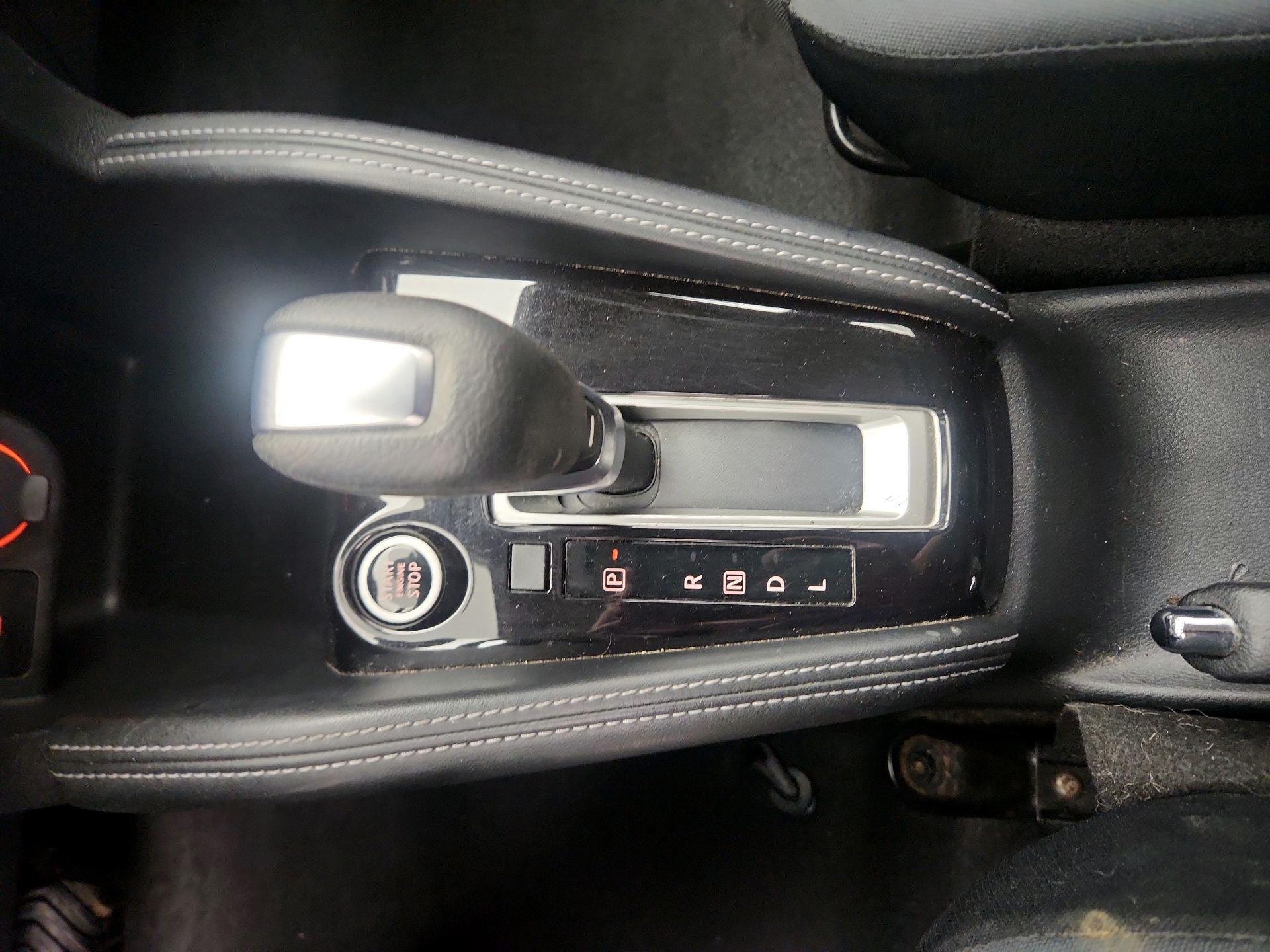 Thumbnail: 2020 Nissan Kicks - 16