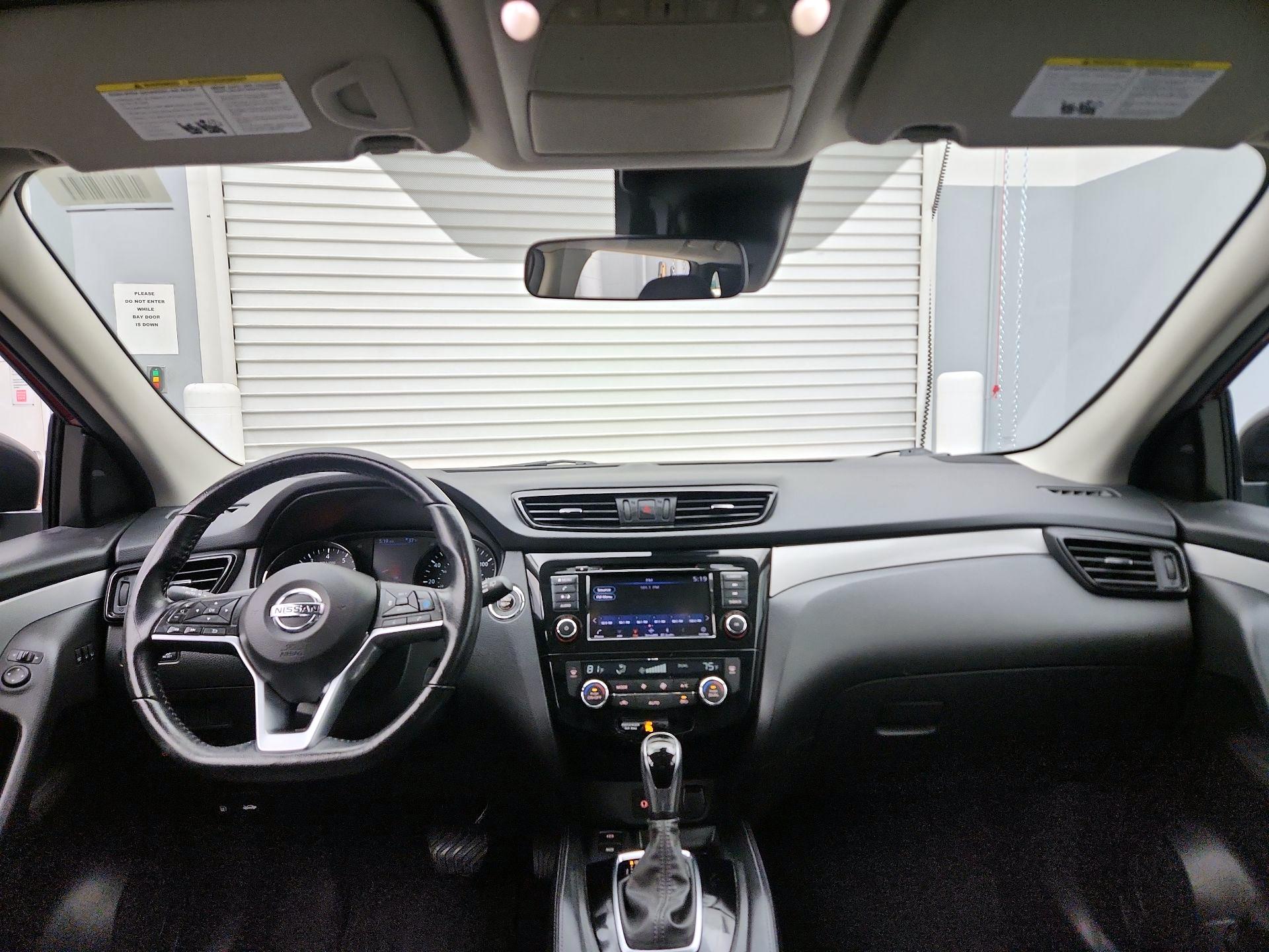 Thumbnail: 2020 Nissan Rogue Sport - 9