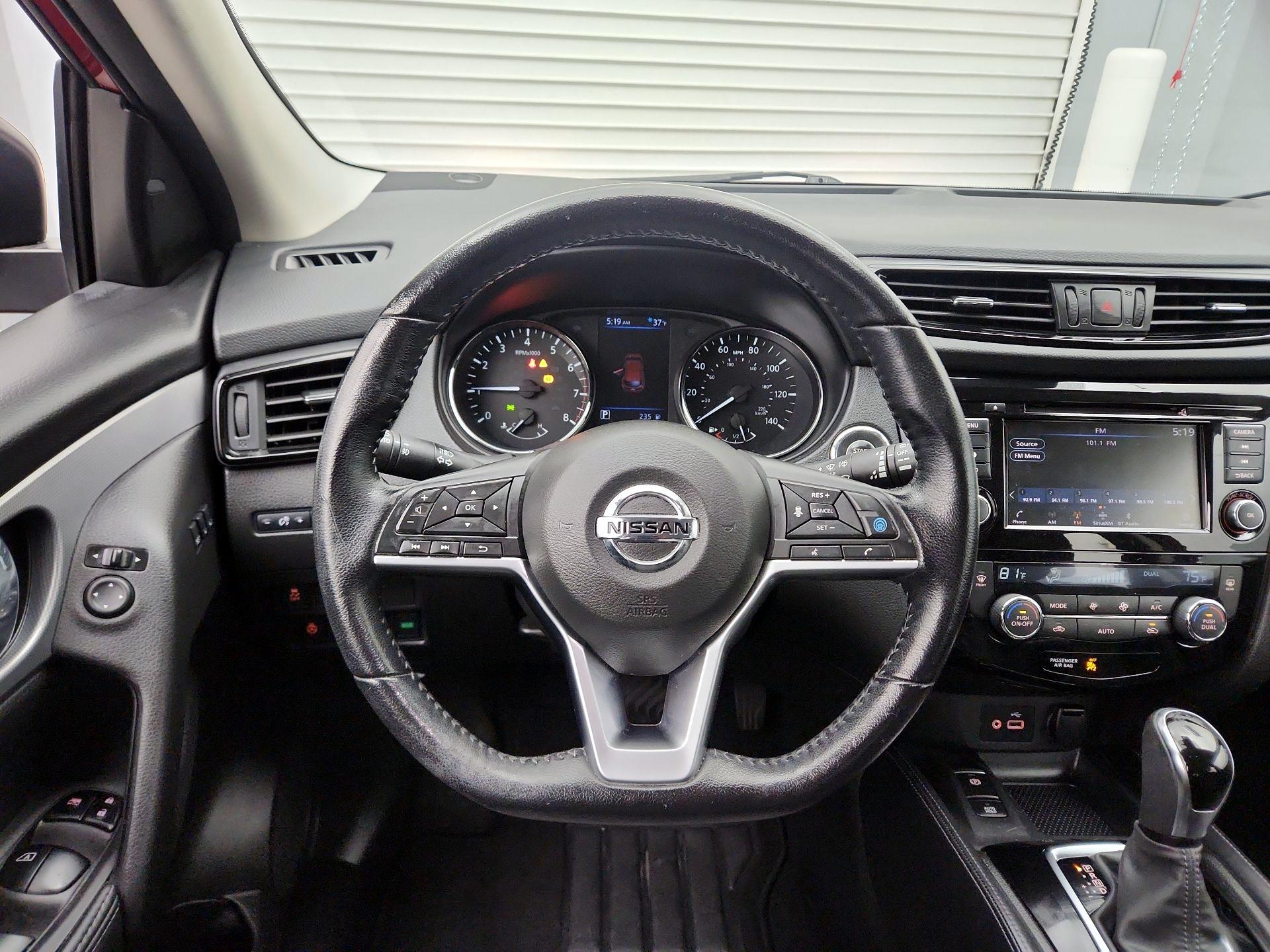 Thumbnail: 2020 Nissan Rogue Sport - 10