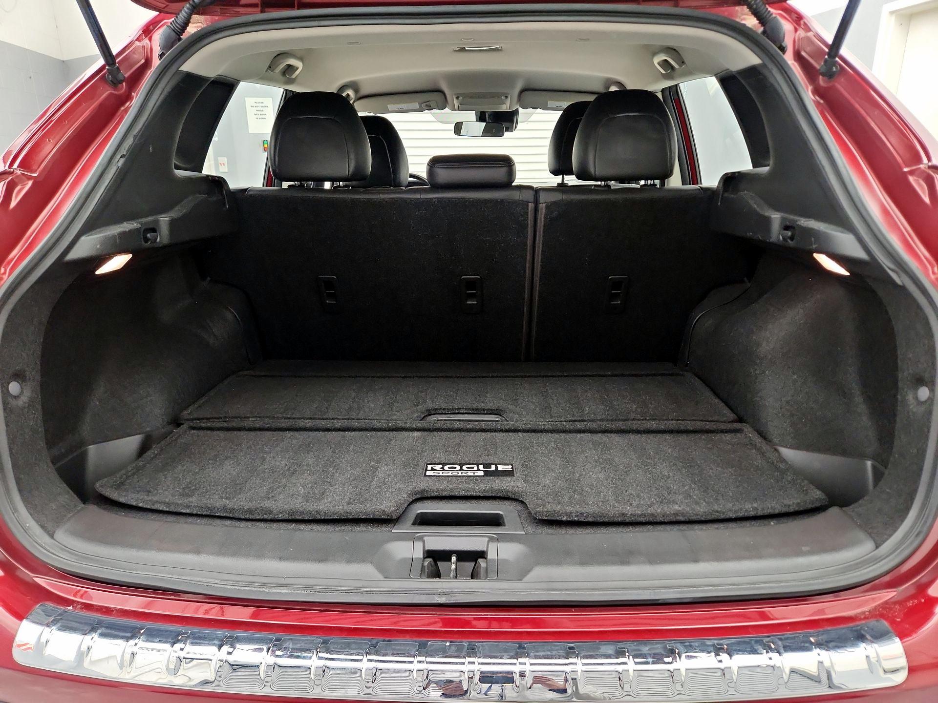Thumbnail: 2020 Nissan Rogue Sport - 20