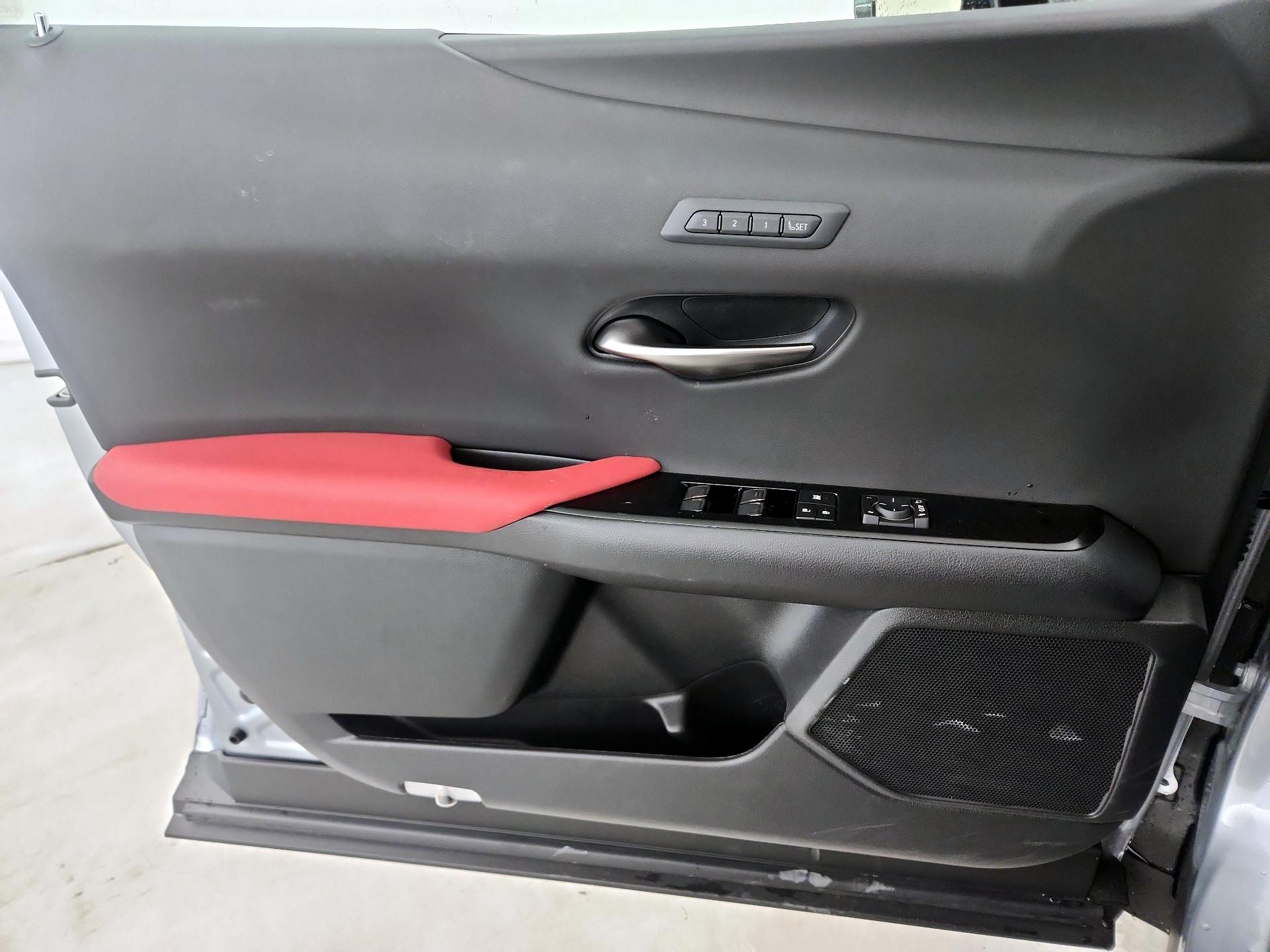 Thumbnail: 2024 Lexus UX - 12