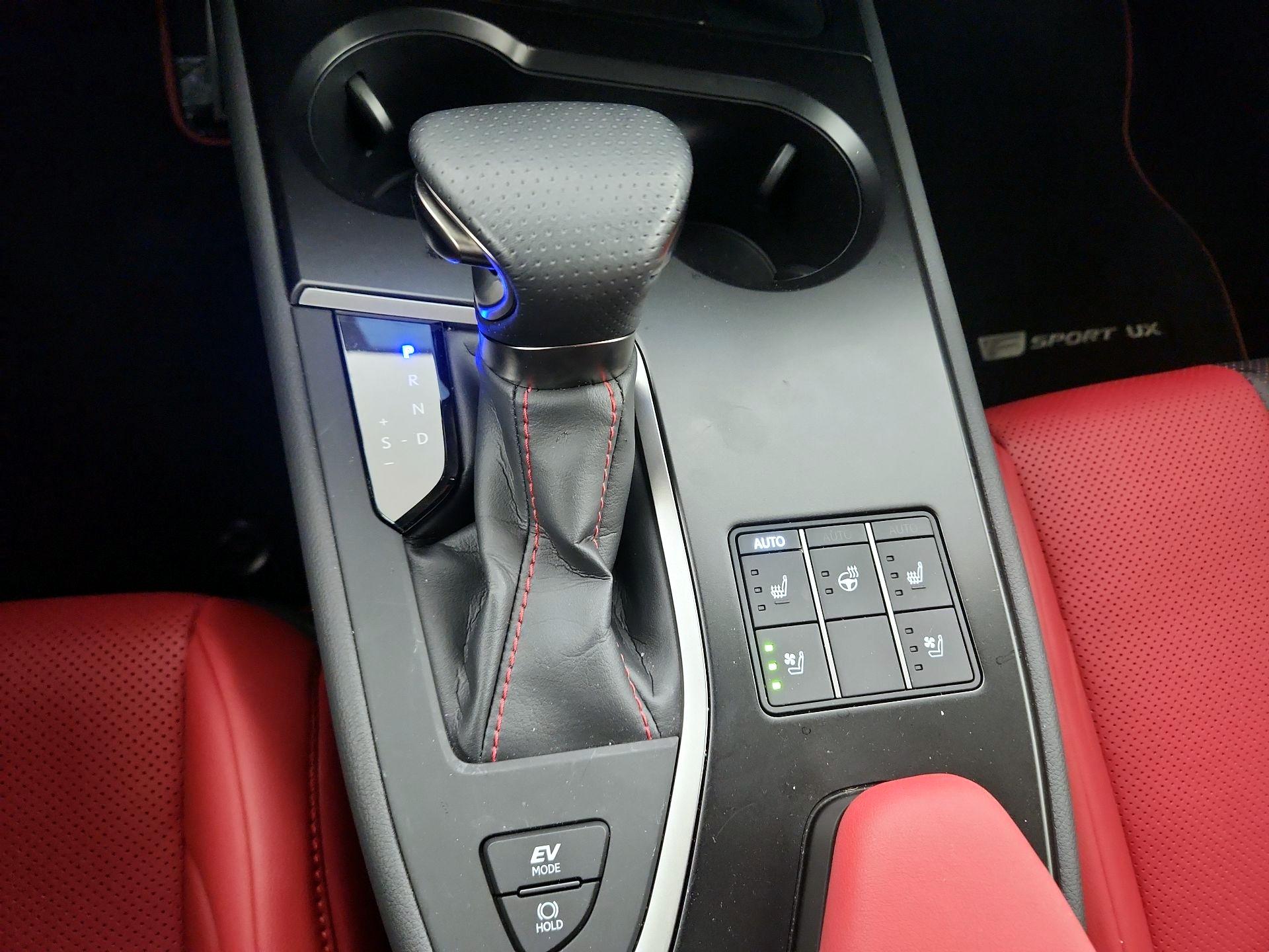 Thumbnail: 2024 Lexus UX - 17