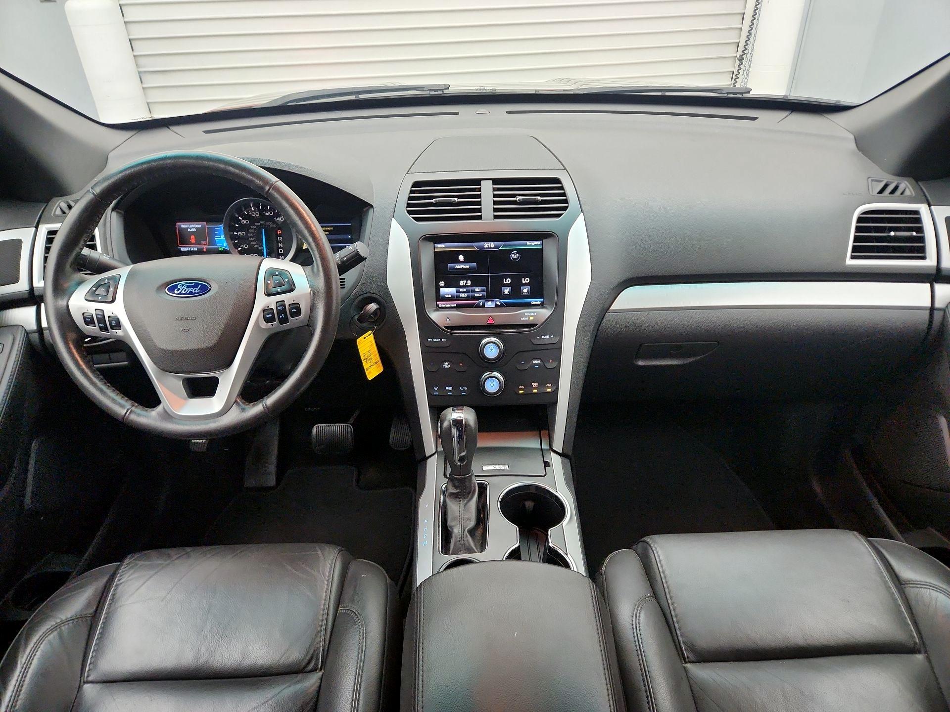 Thumbnail: 2015 Ford Explorer - 9