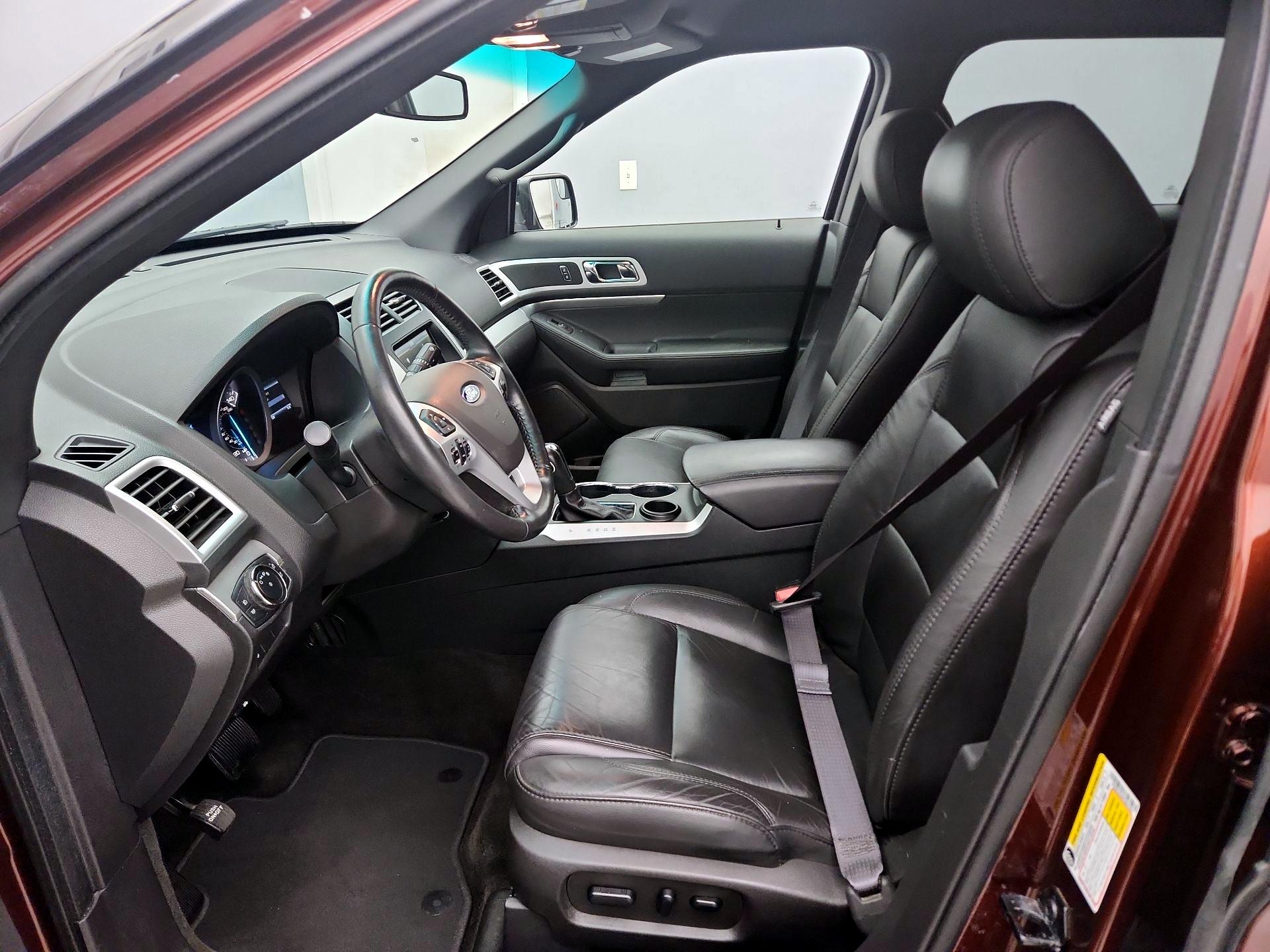 Thumbnail: 2015 Ford Explorer - 11