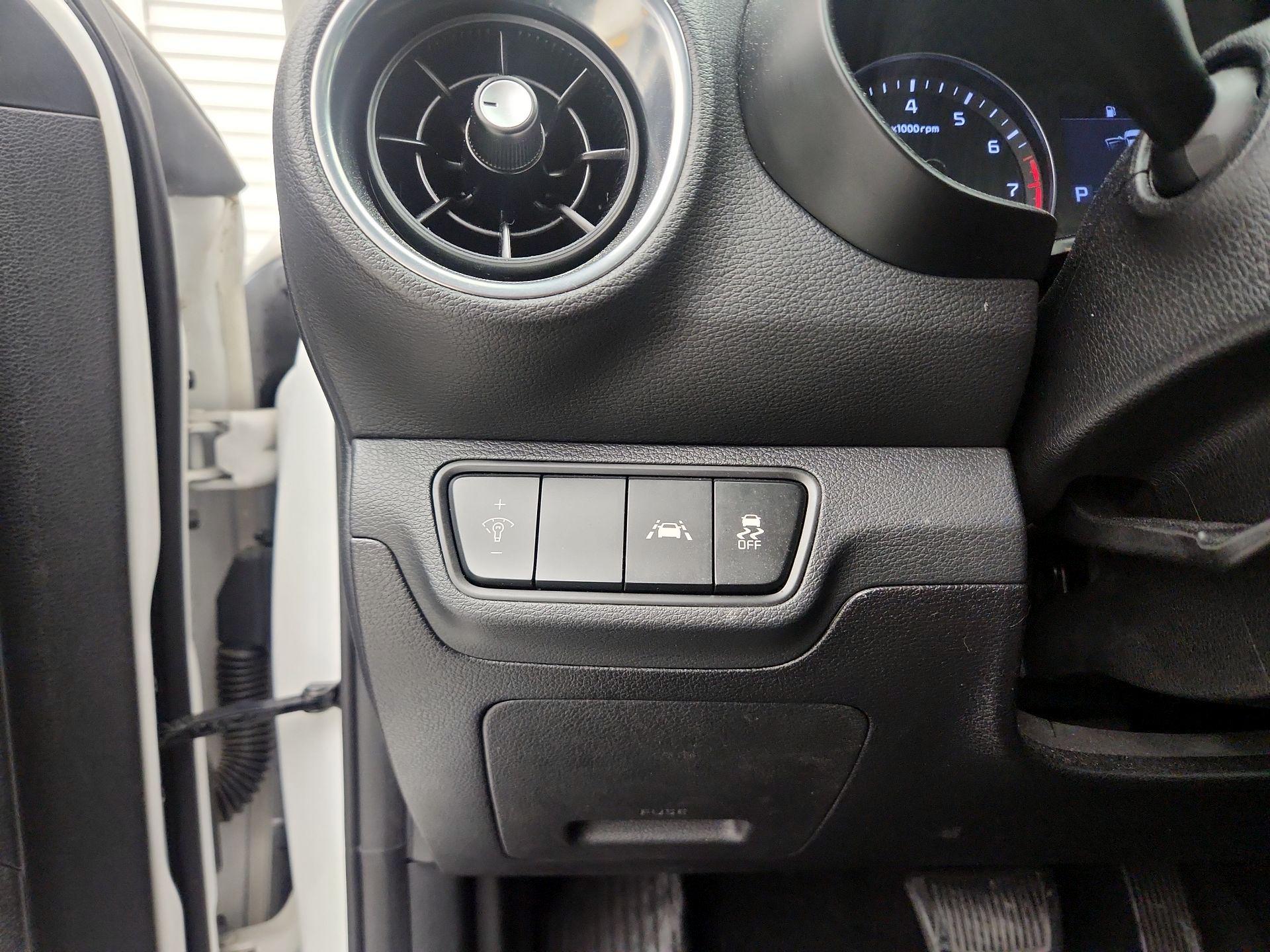 Thumbnail: 2019 Kia Forte - 13