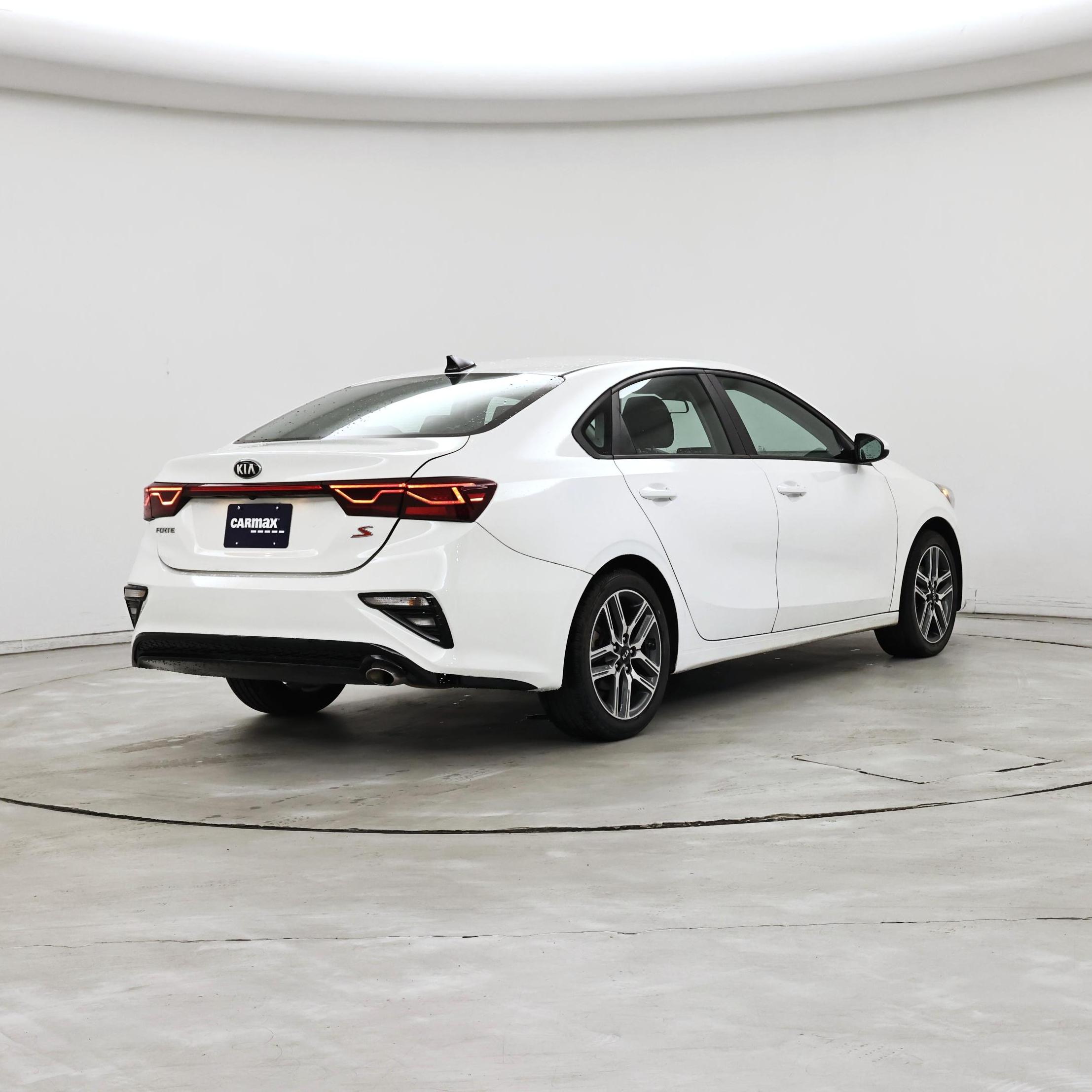 Thumbnail: 2019 Kia Forte - 8