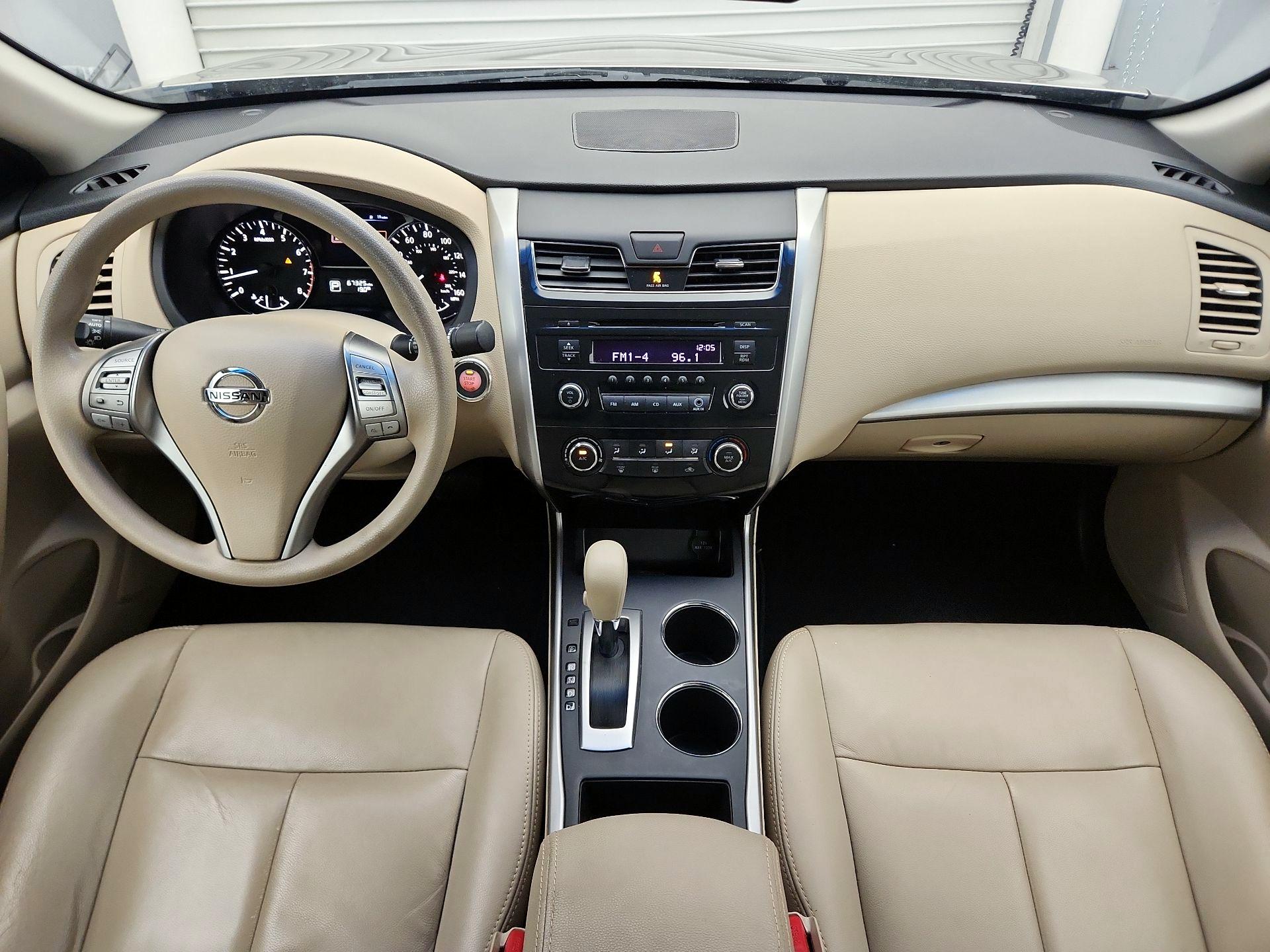 Thumbnail: 2015 Nissan Altima - 9