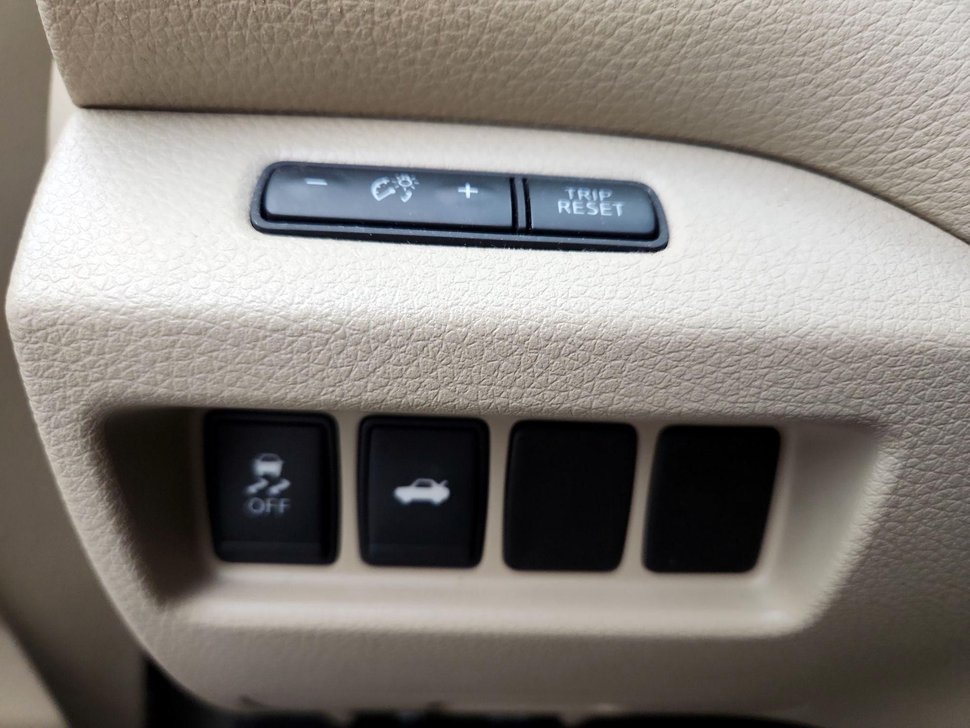 Thumbnail: 2015 Nissan Altima - 13