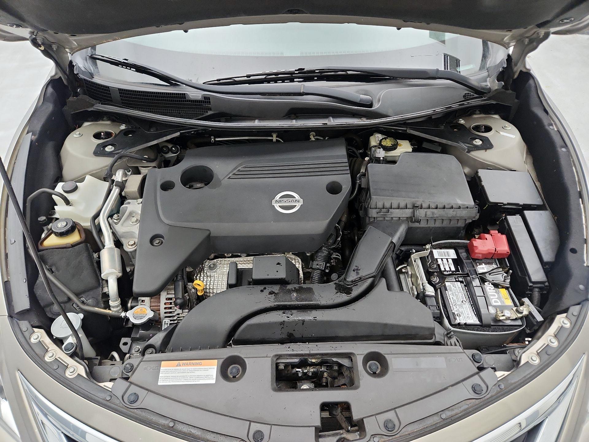 Thumbnail: 2015 Nissan Altima - 19