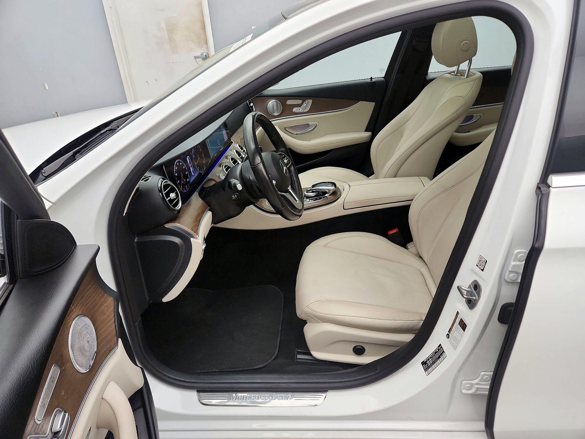 Thumbnail: 2020 Mercedes-Benz E-Class - 11
