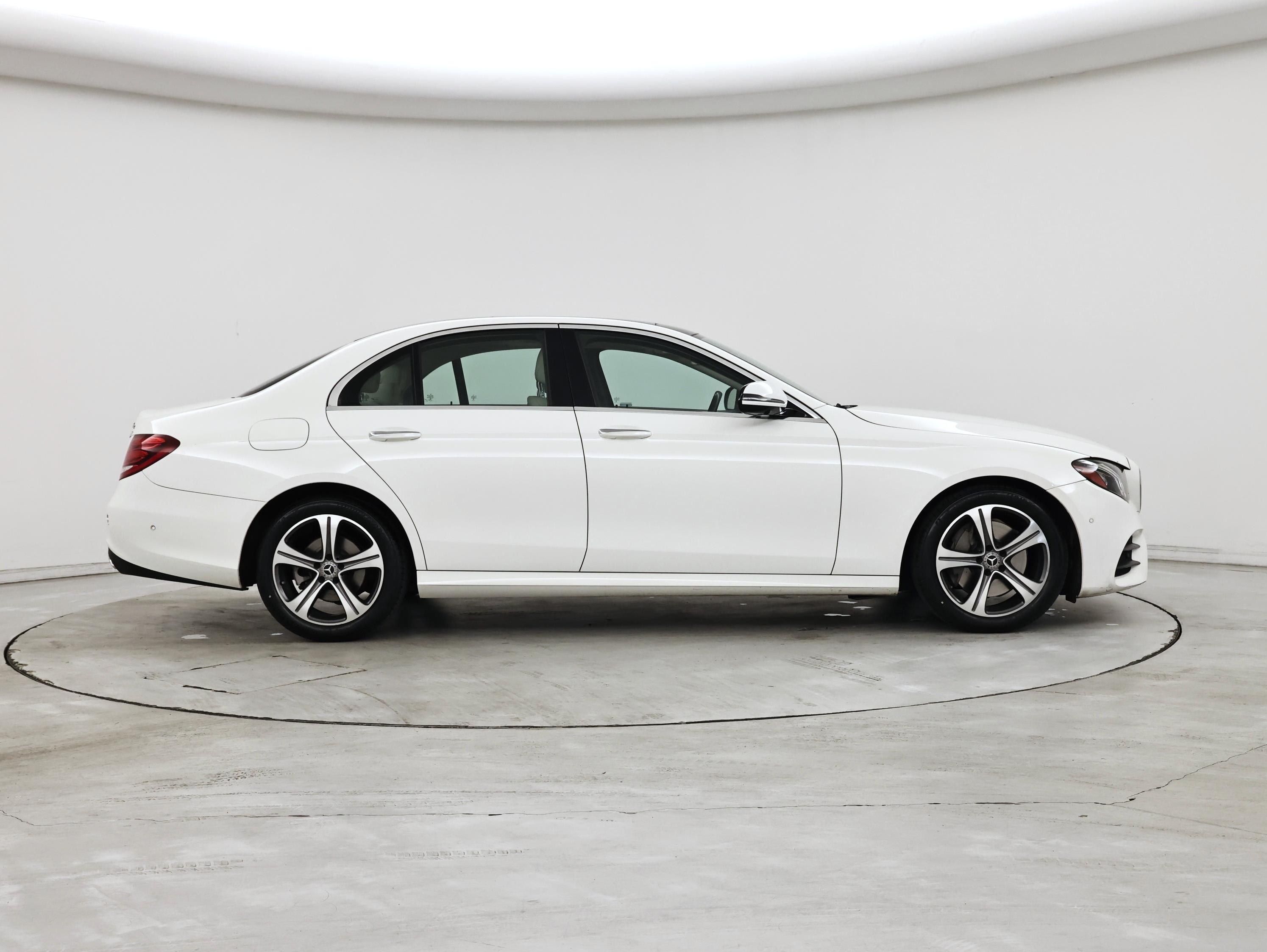 Thumbnail: 2020 Mercedes-Benz E-Class - 7