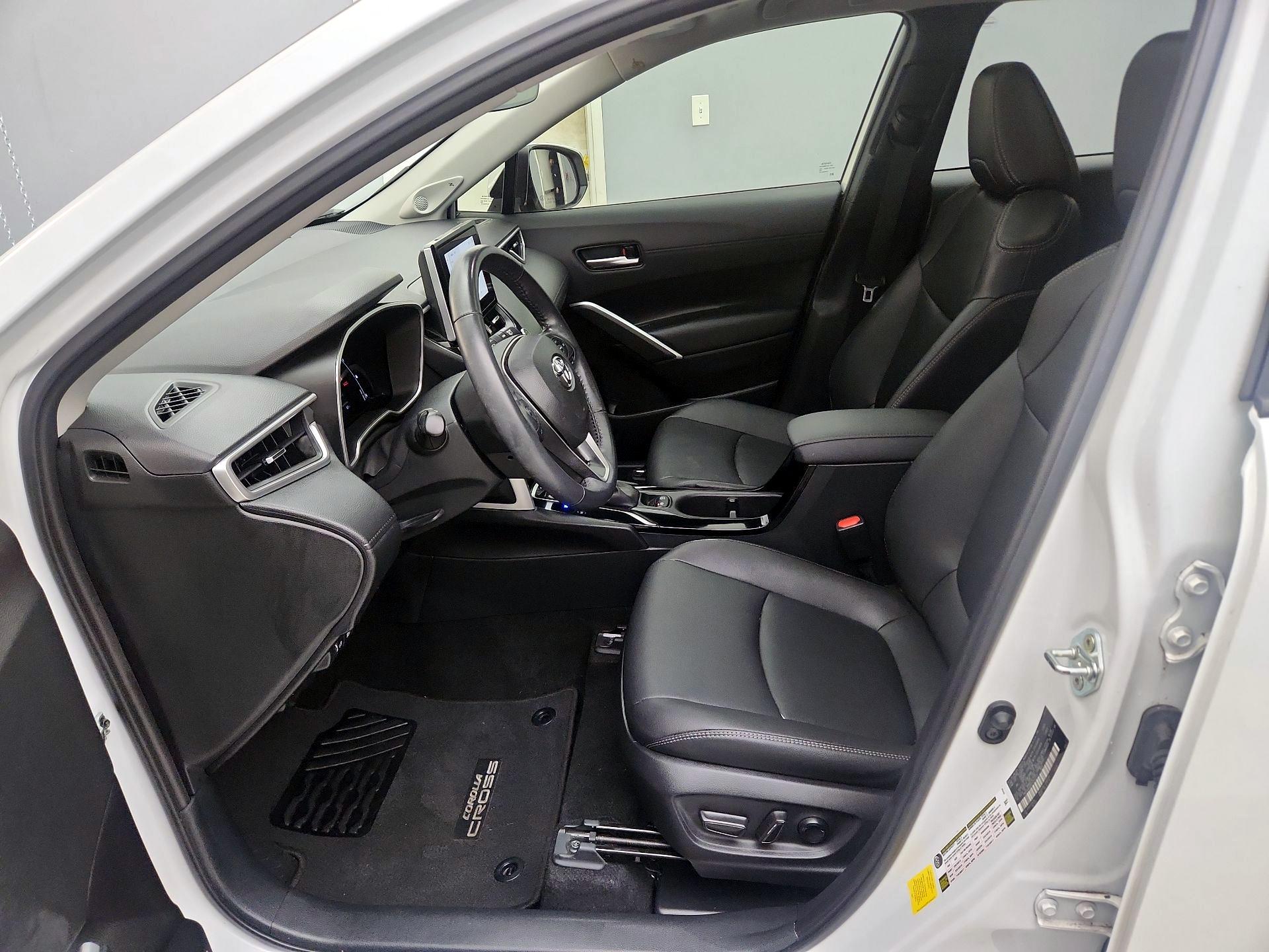 Thumbnail: 2023 Toyota Corolla Cross - 11