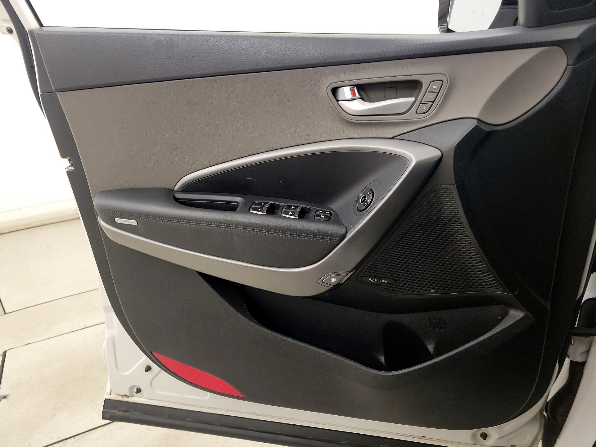 Thumbnail: 2016 Hyundai Santa Fe - 12