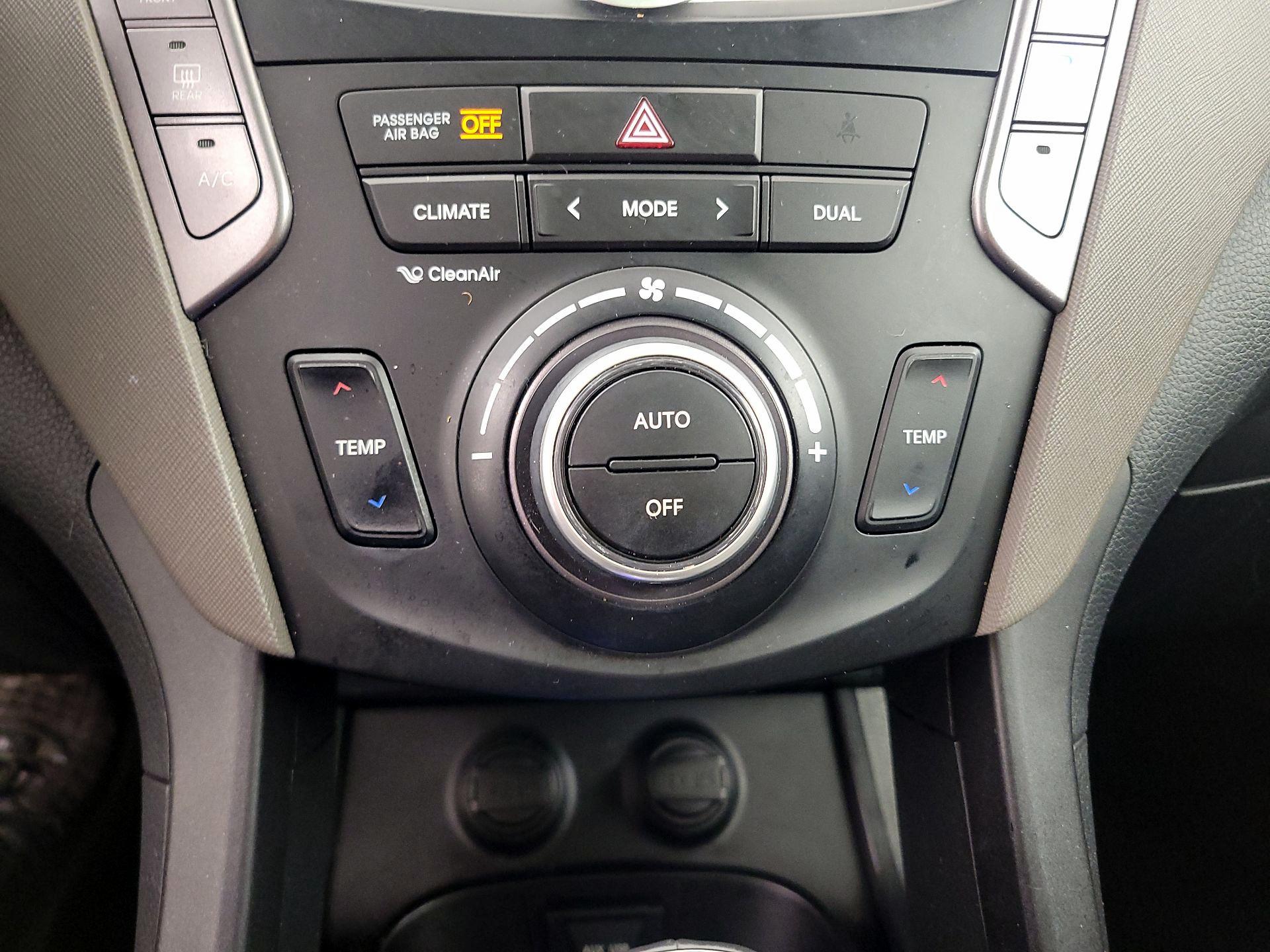 Thumbnail: 2016 Hyundai Santa Fe - 16