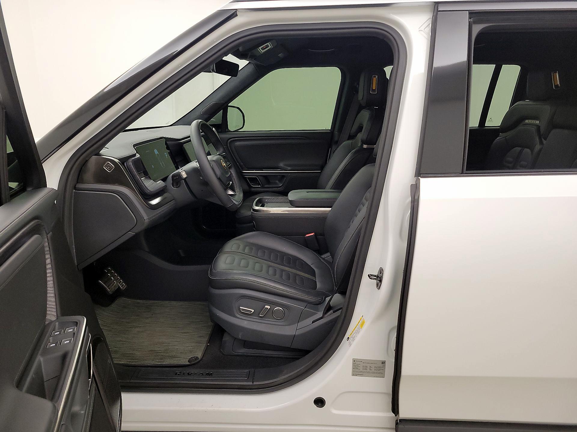 Thumbnail: 2023 Rivian R1S - 11