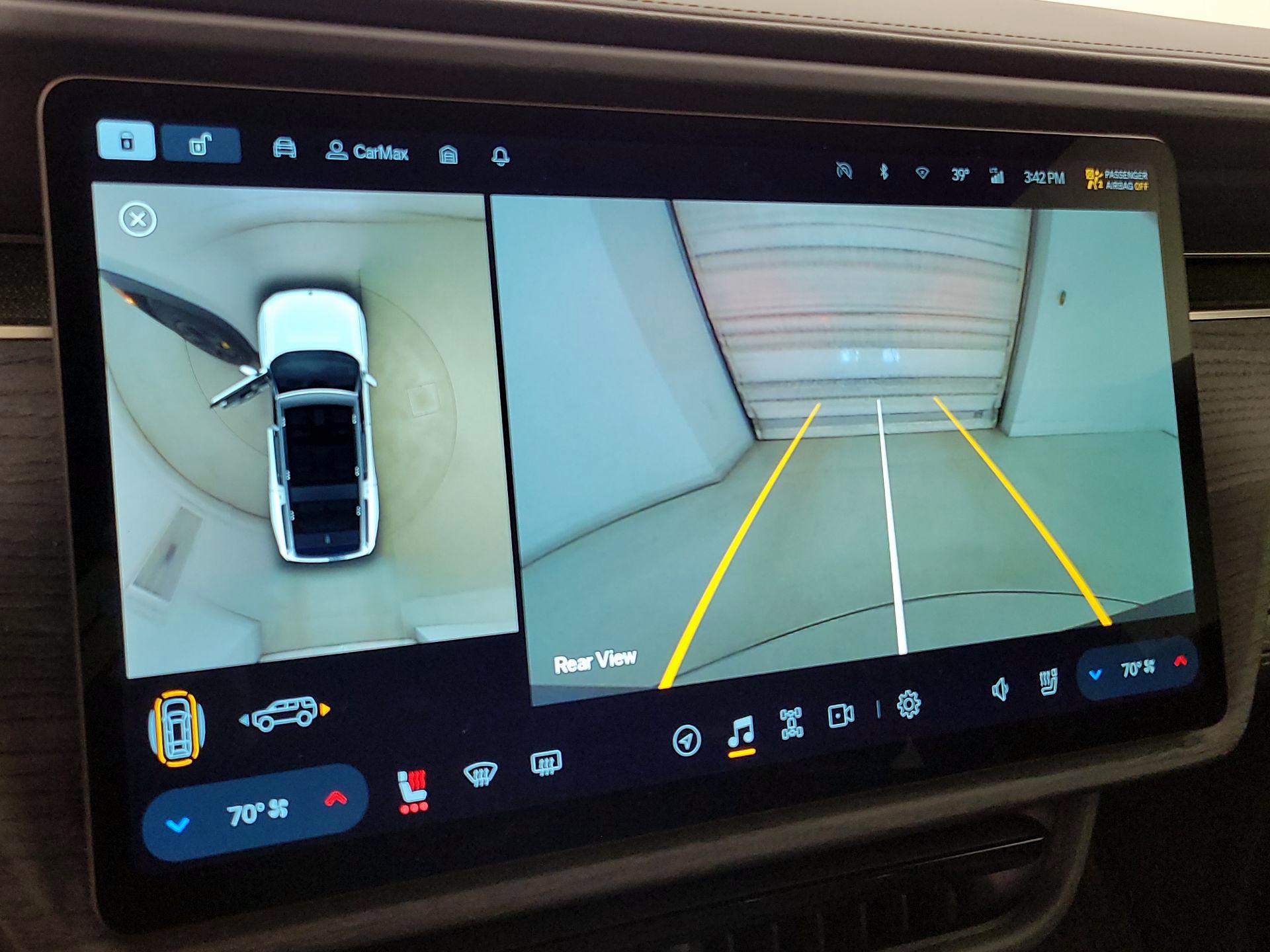 Thumbnail: 2023 Rivian R1S - 14