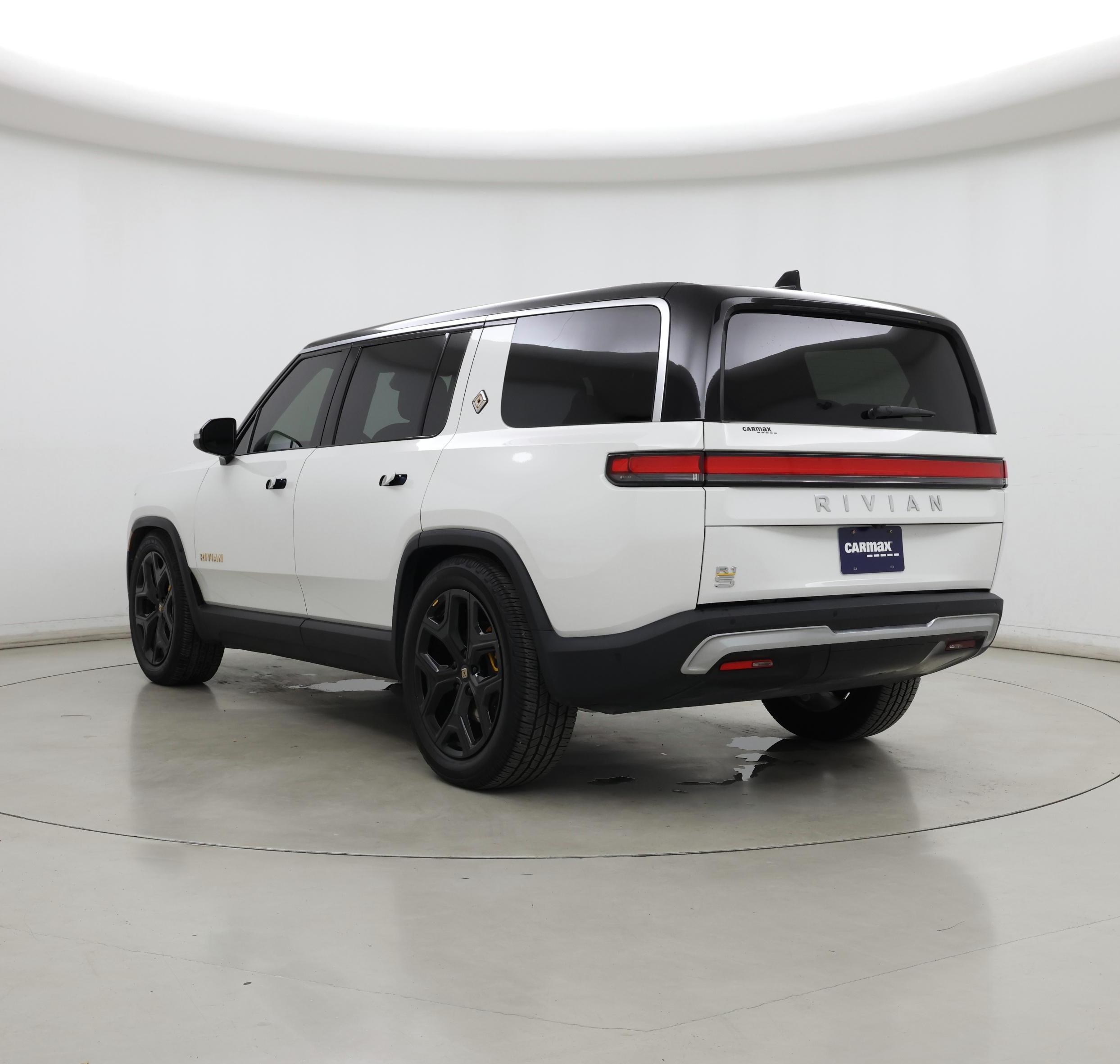 Thumbnail: 2023 Rivian R1S - 2