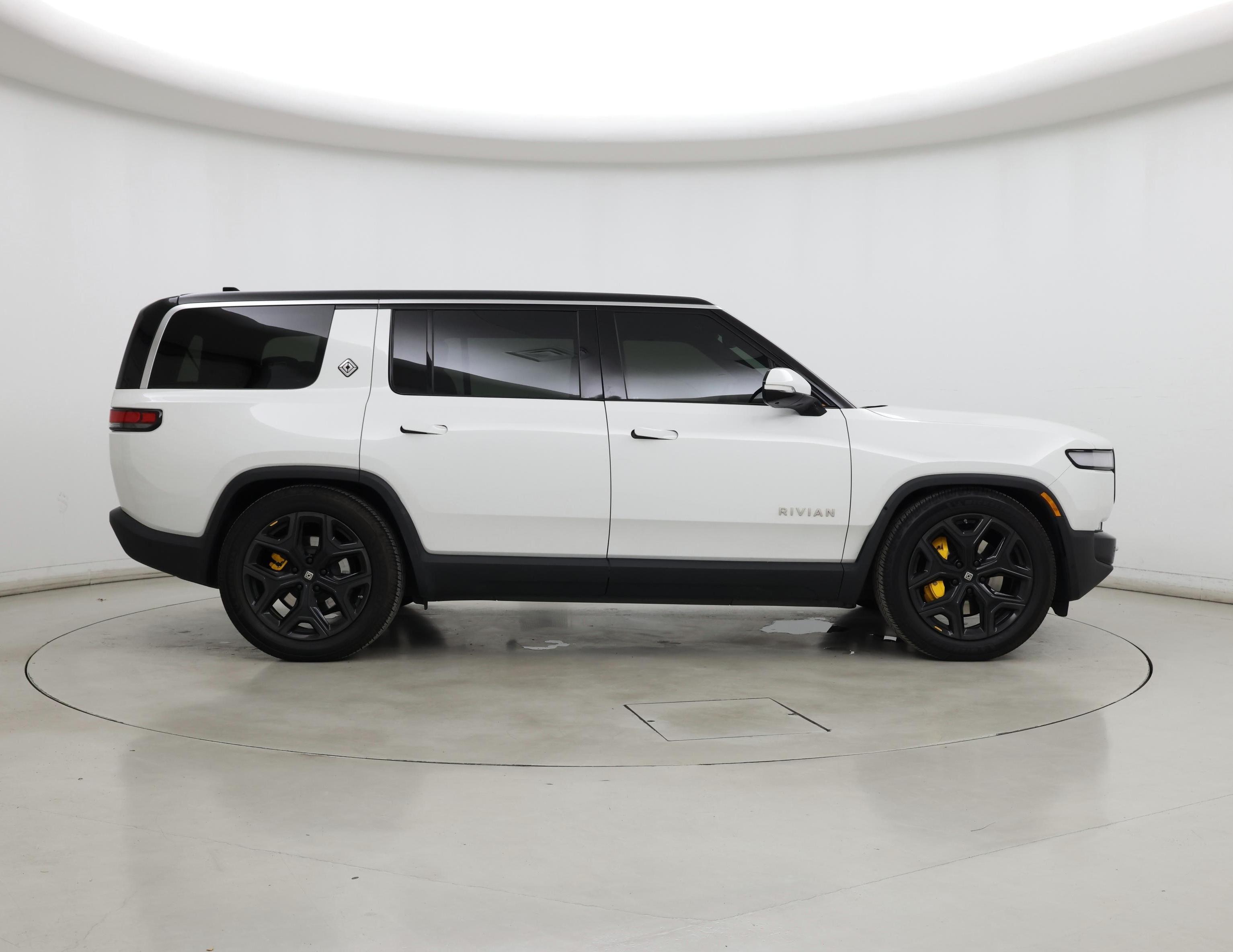 Thumbnail: 2023 Rivian R1S - 7