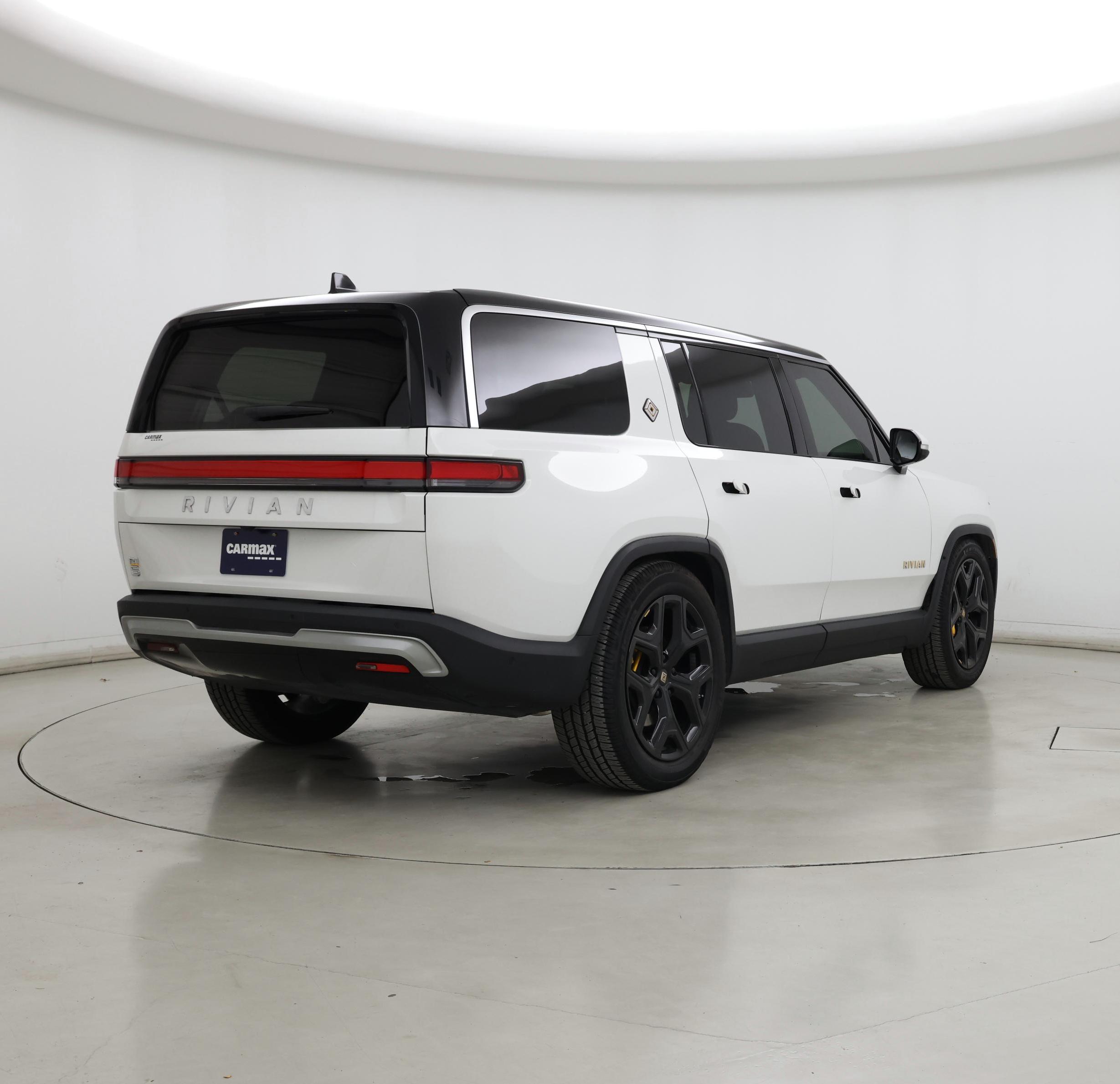 Thumbnail: 2023 Rivian R1S - 8