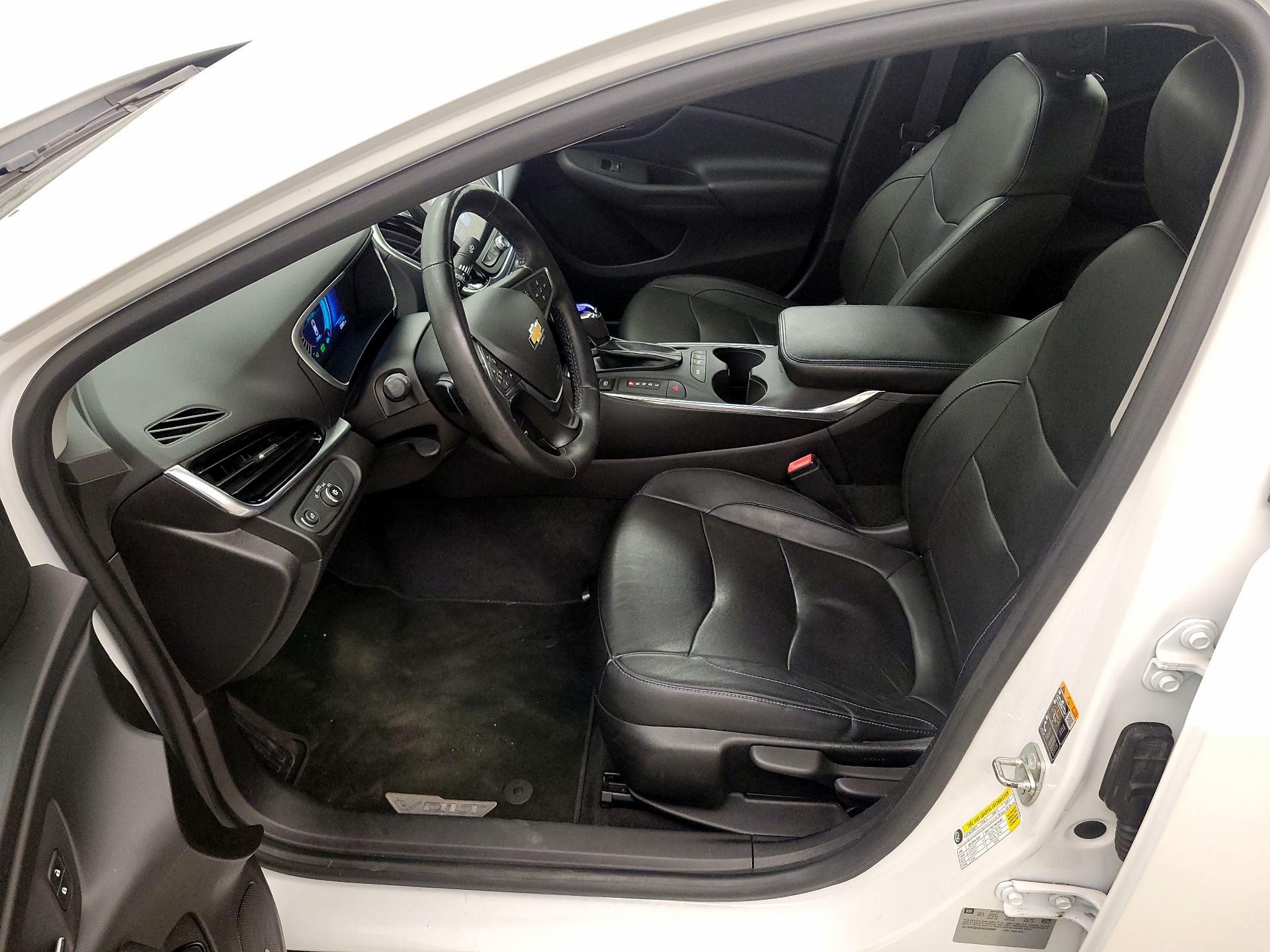 Thumbnail: 2017 Chevrolet Volt - 11