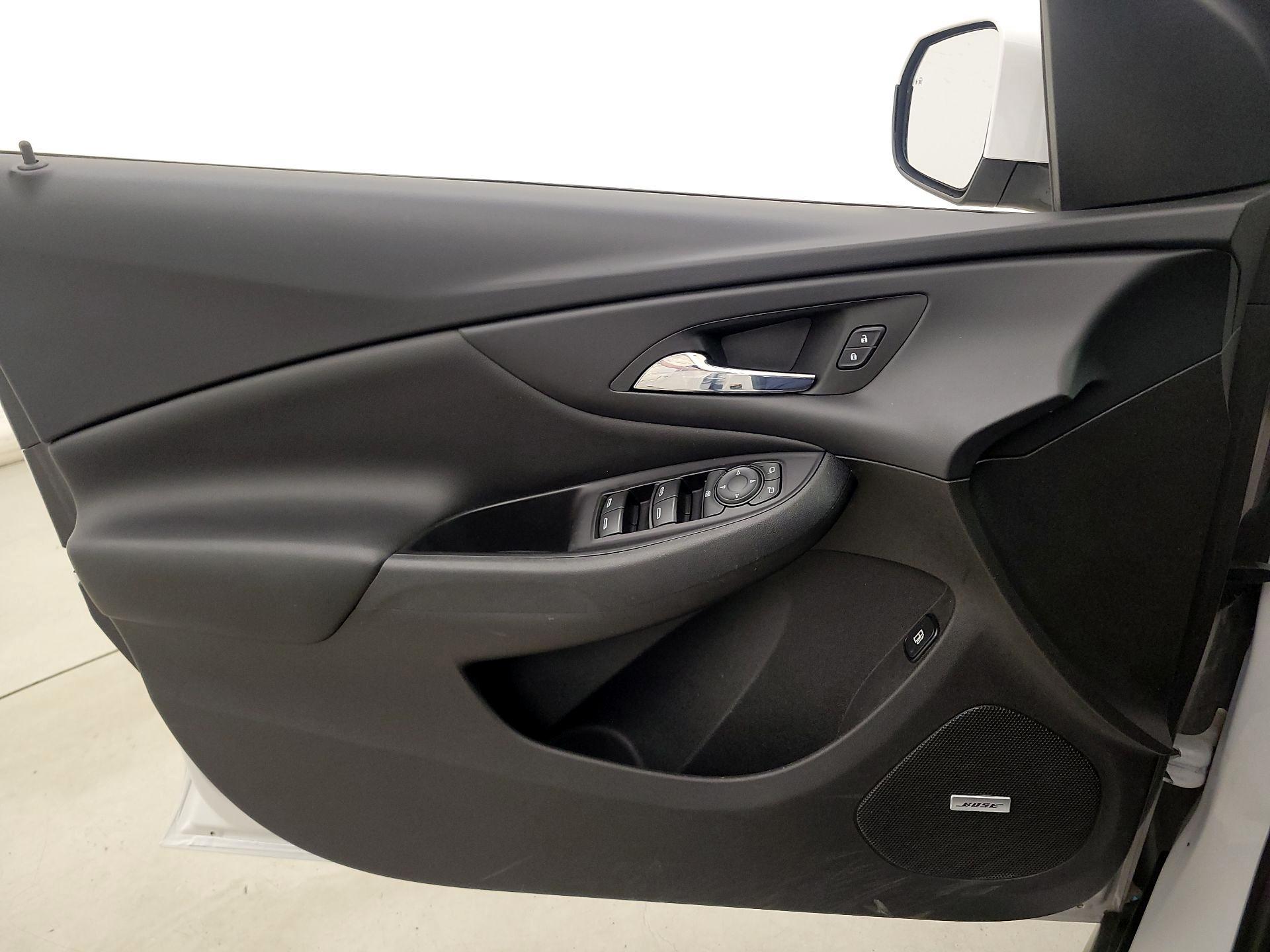 Thumbnail: 2017 Chevrolet Volt - 12