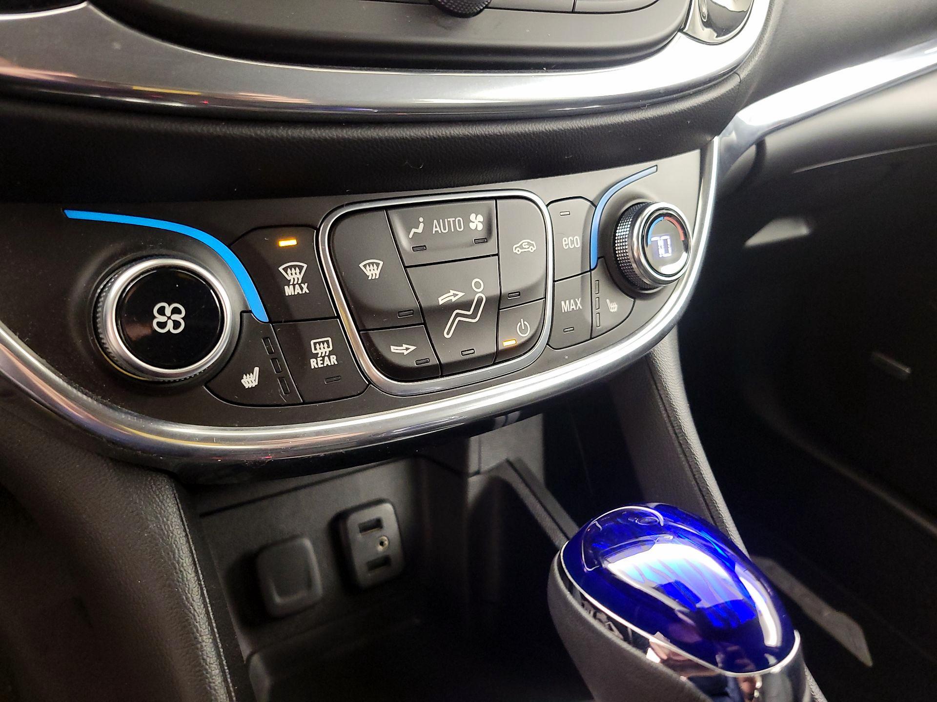 Thumbnail: 2017 Chevrolet Volt - 16