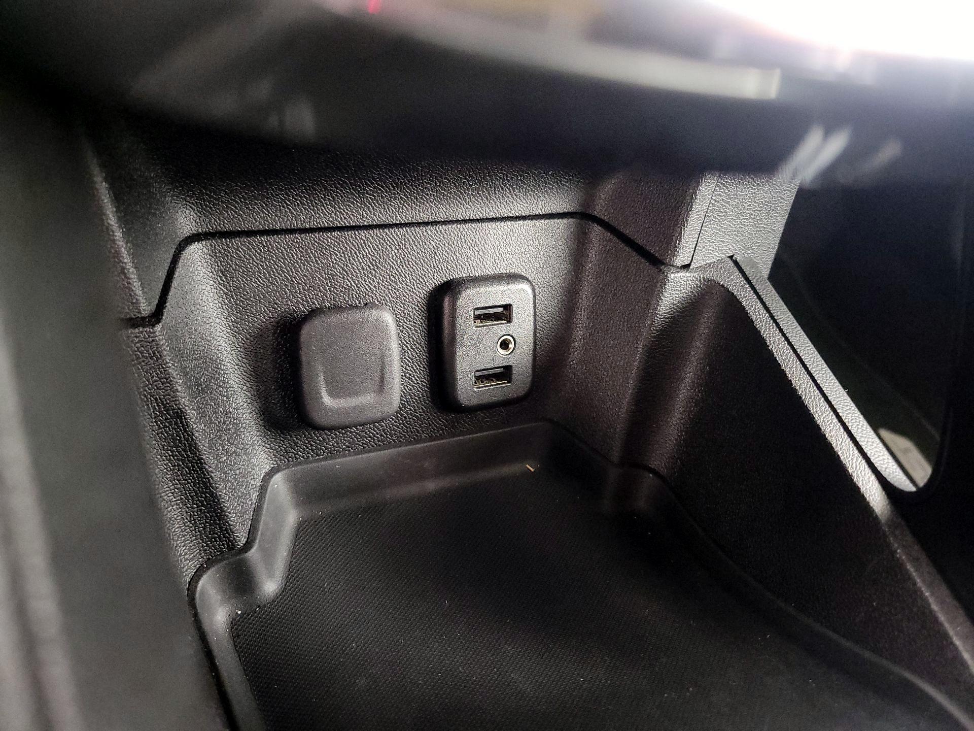 Thumbnail: 2017 Chevrolet Volt - 18