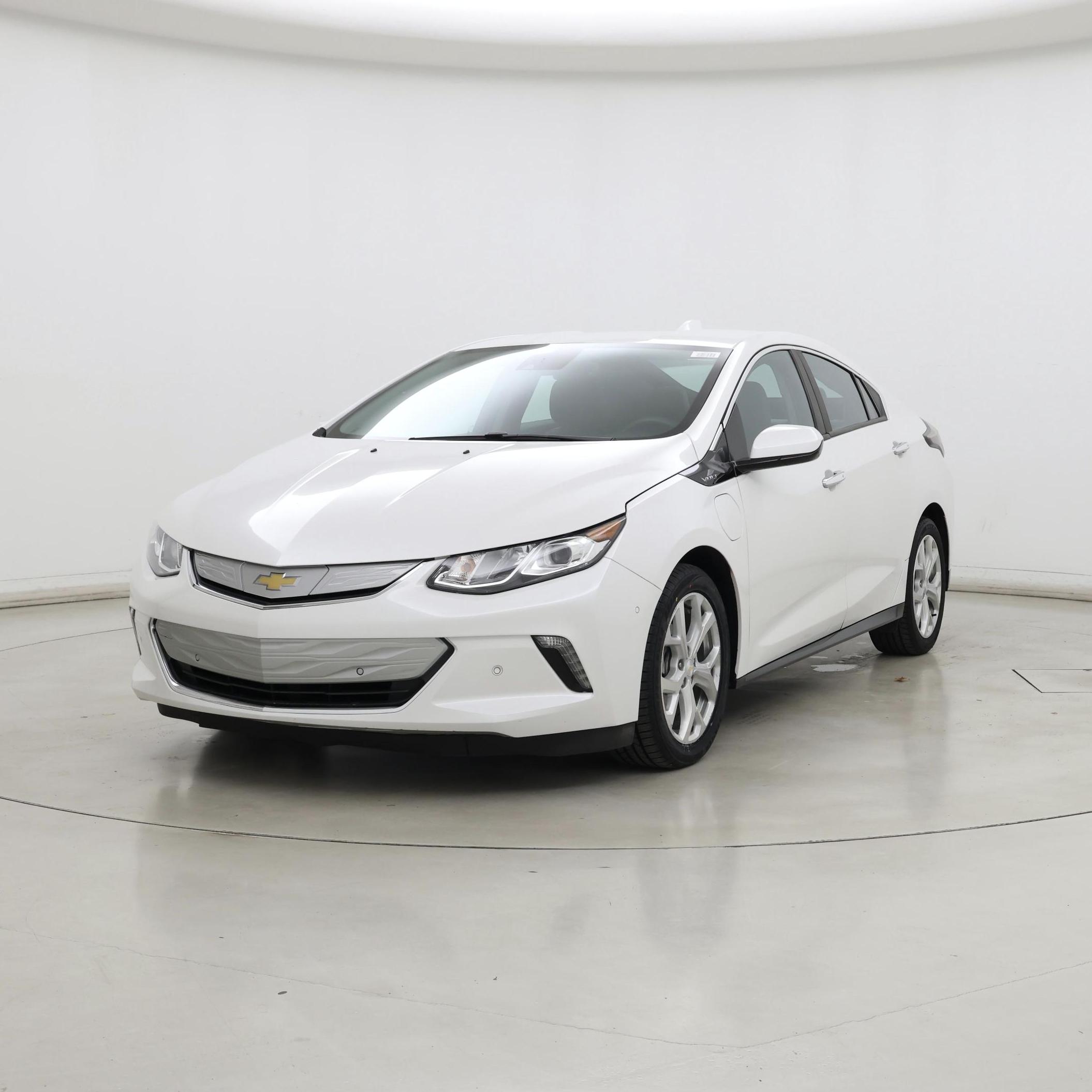Thumbnail: 2017 Chevrolet Volt - 4